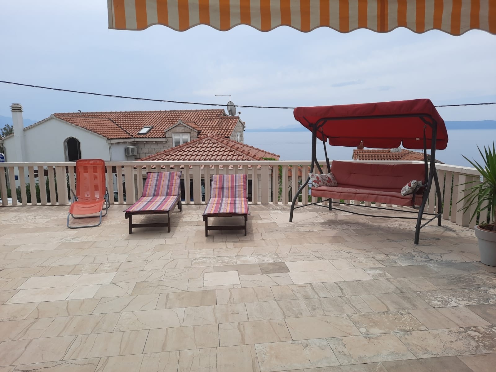 Two bedroom apartment with terrace and sea view Puntinak, Brač  A-c