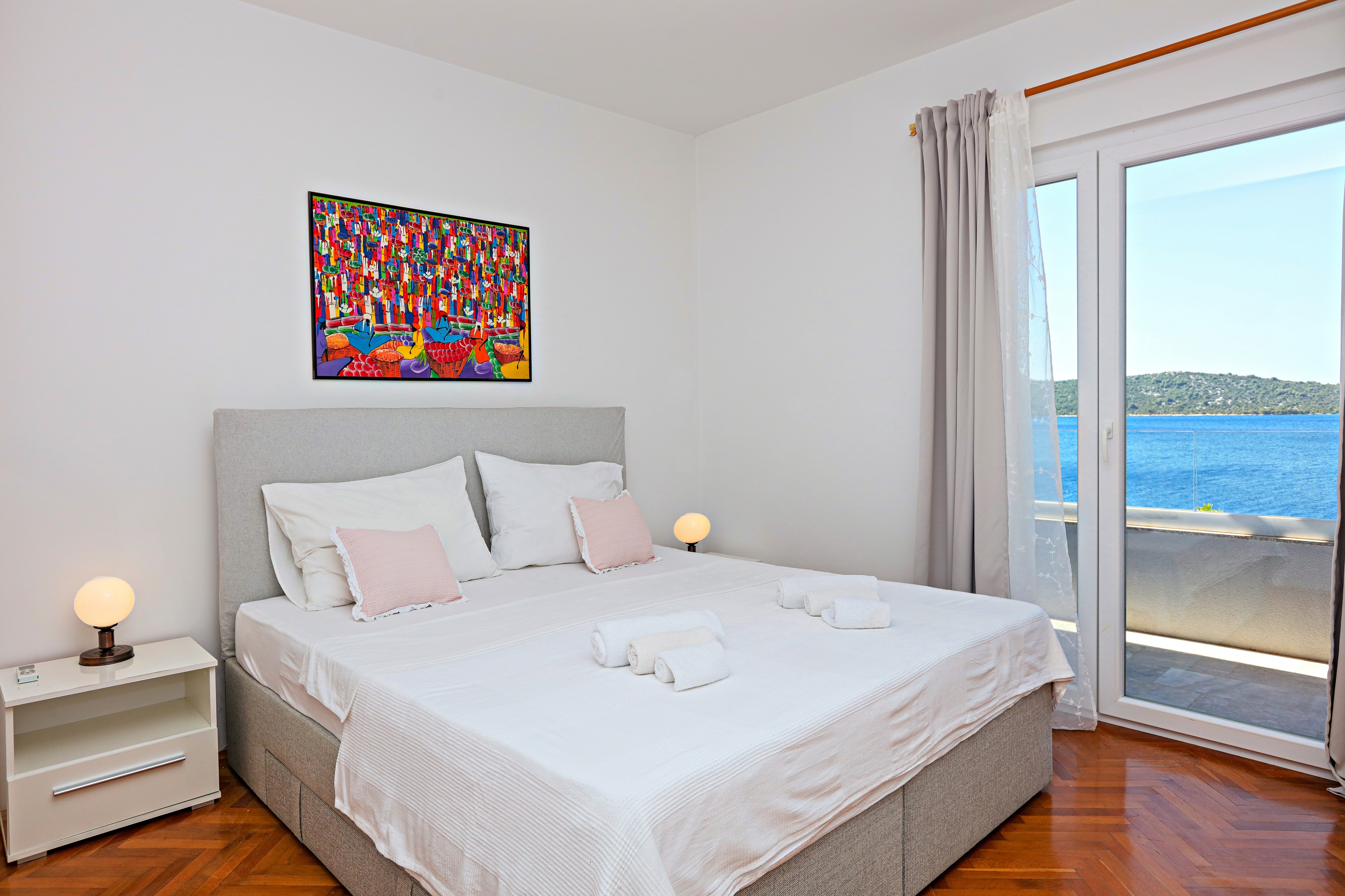 Comfortable and spacious house near beach Šparadići, Šibenik  K