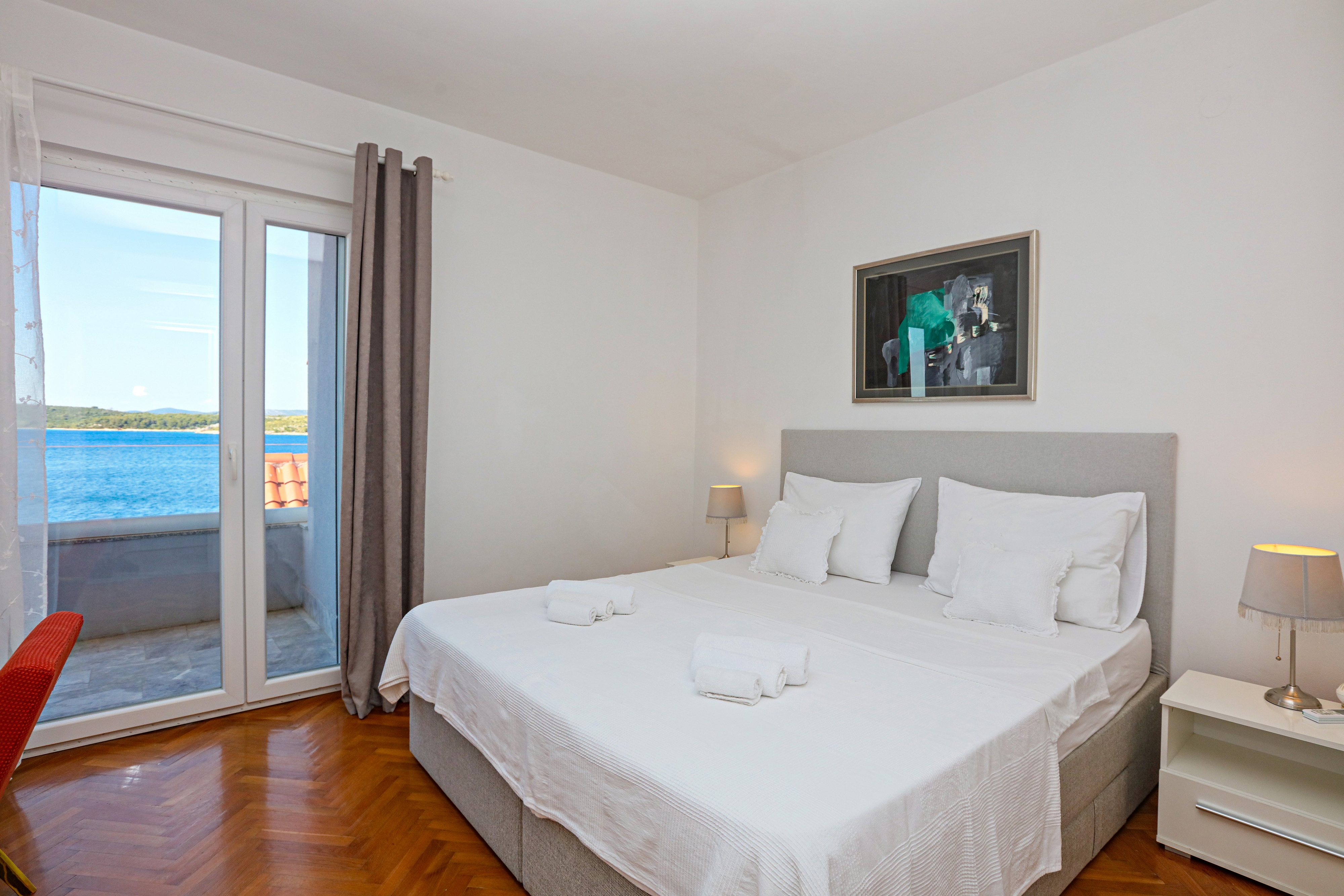 Comfortable and spacious house near beach Šparadići, Šibenik  K