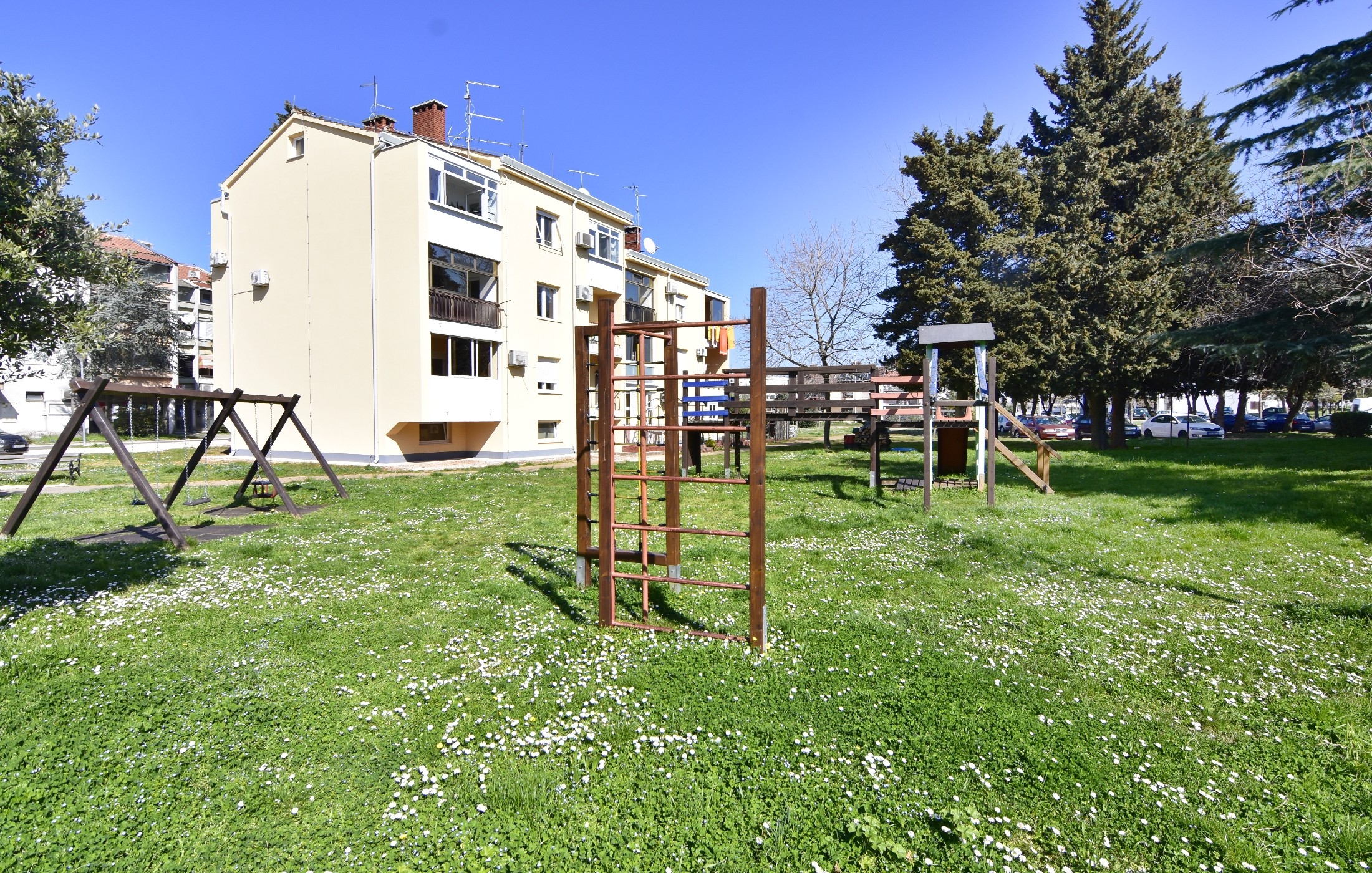 Two bedroom apartment with balcony Umag (A-24206-a)