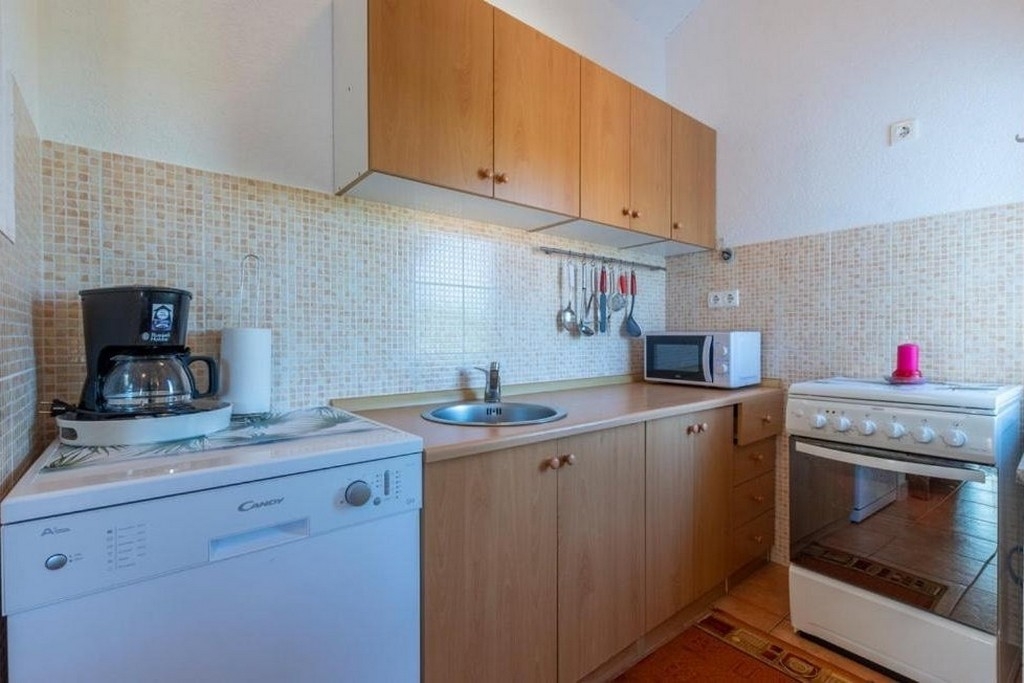 Two bedroom apartment near beach Drvenik Veliki, Drvenik  A-a