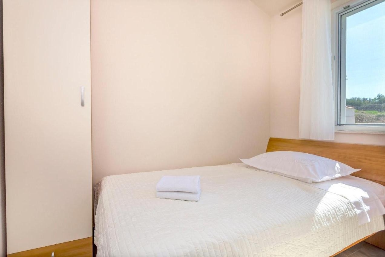 Two bedroom apartment with balcony and sea view Ražanj, Rogoznica  A-c