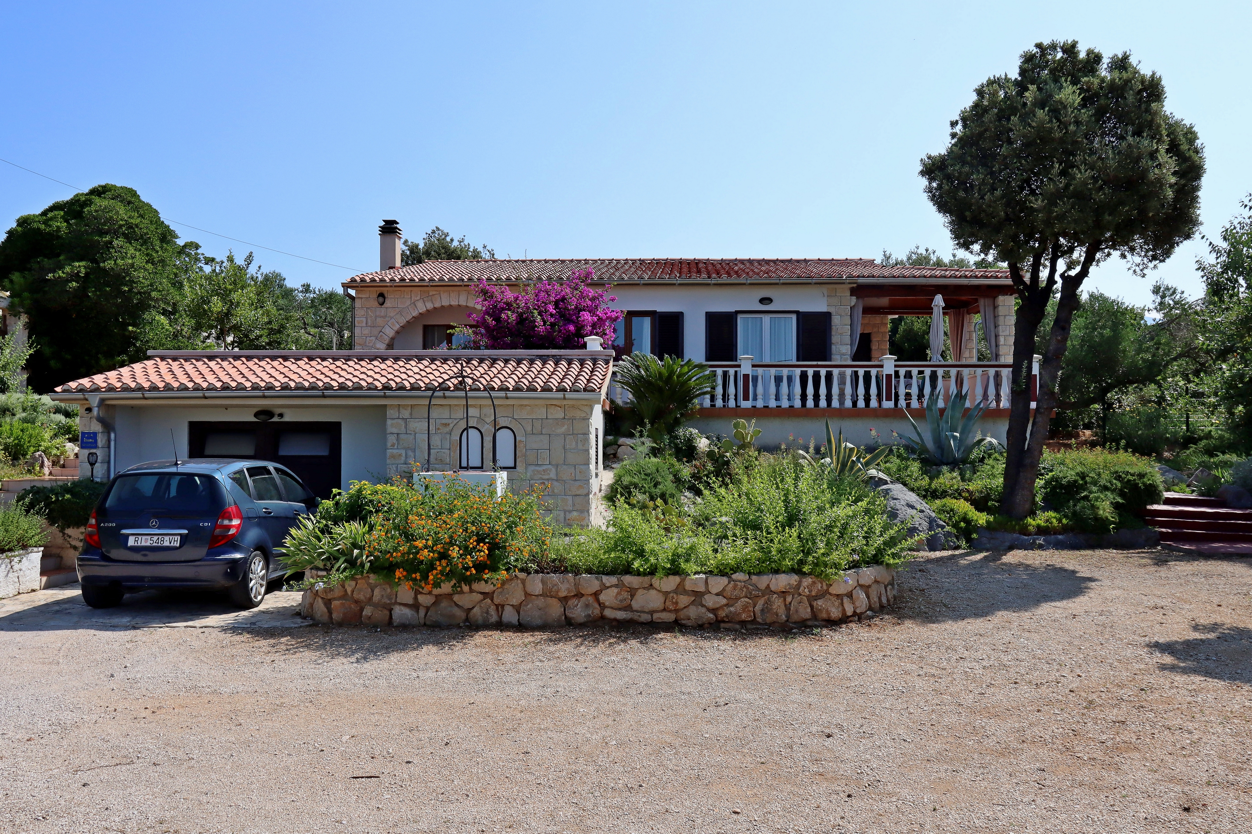 Two bedroom apartment with terrace and sea view Barbat, Rab (A-24215-a)