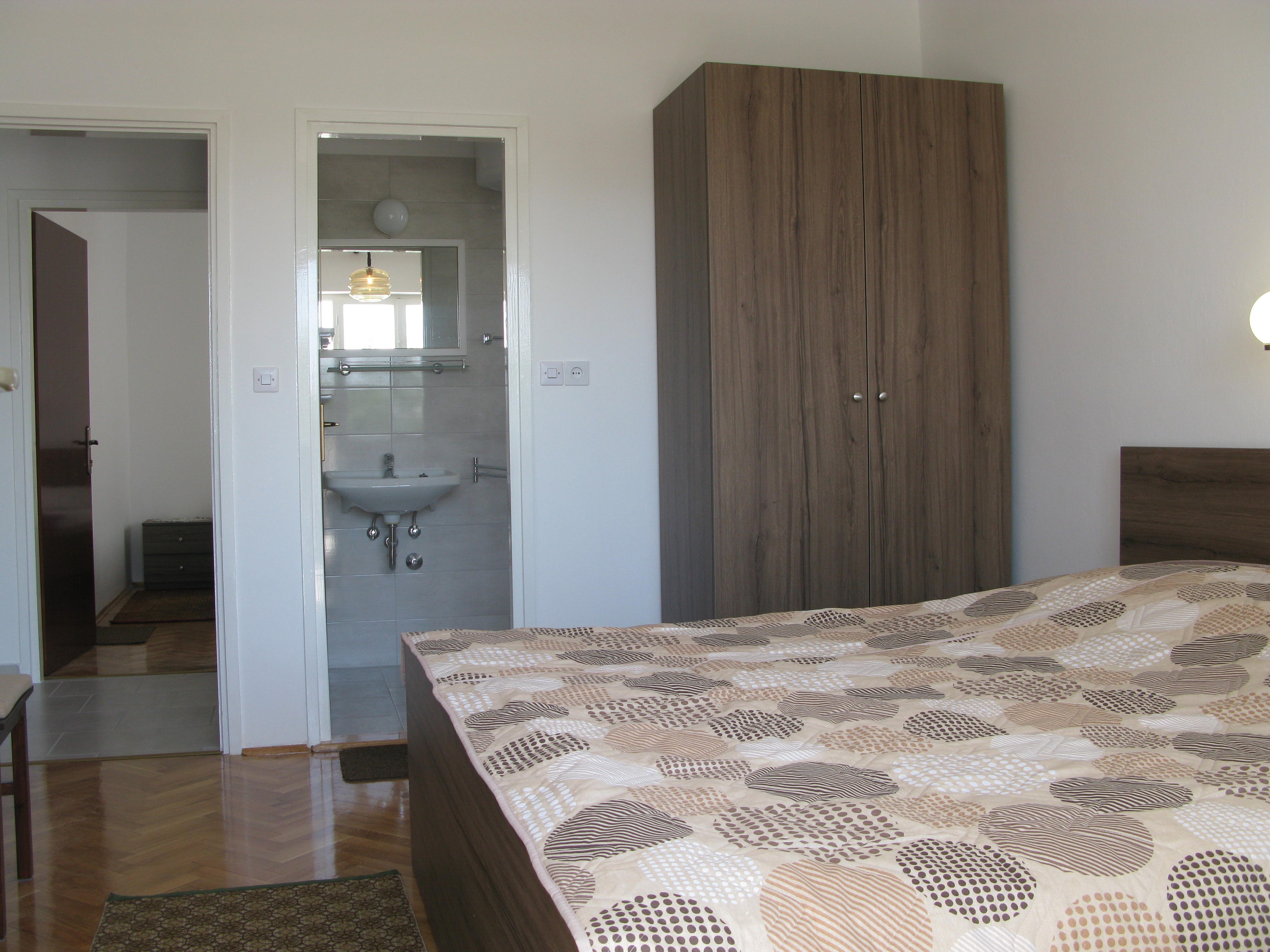 Two bedroom apartment with terrace and sea view Barbat, Rab  A-a
