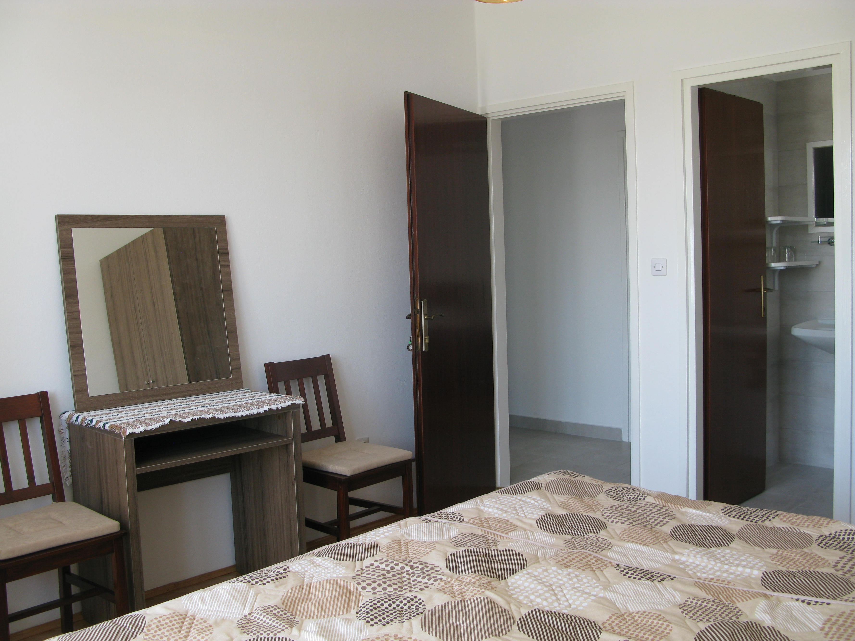 Two bedroom apartment with terrace and sea view Barbat, Rab  A-a