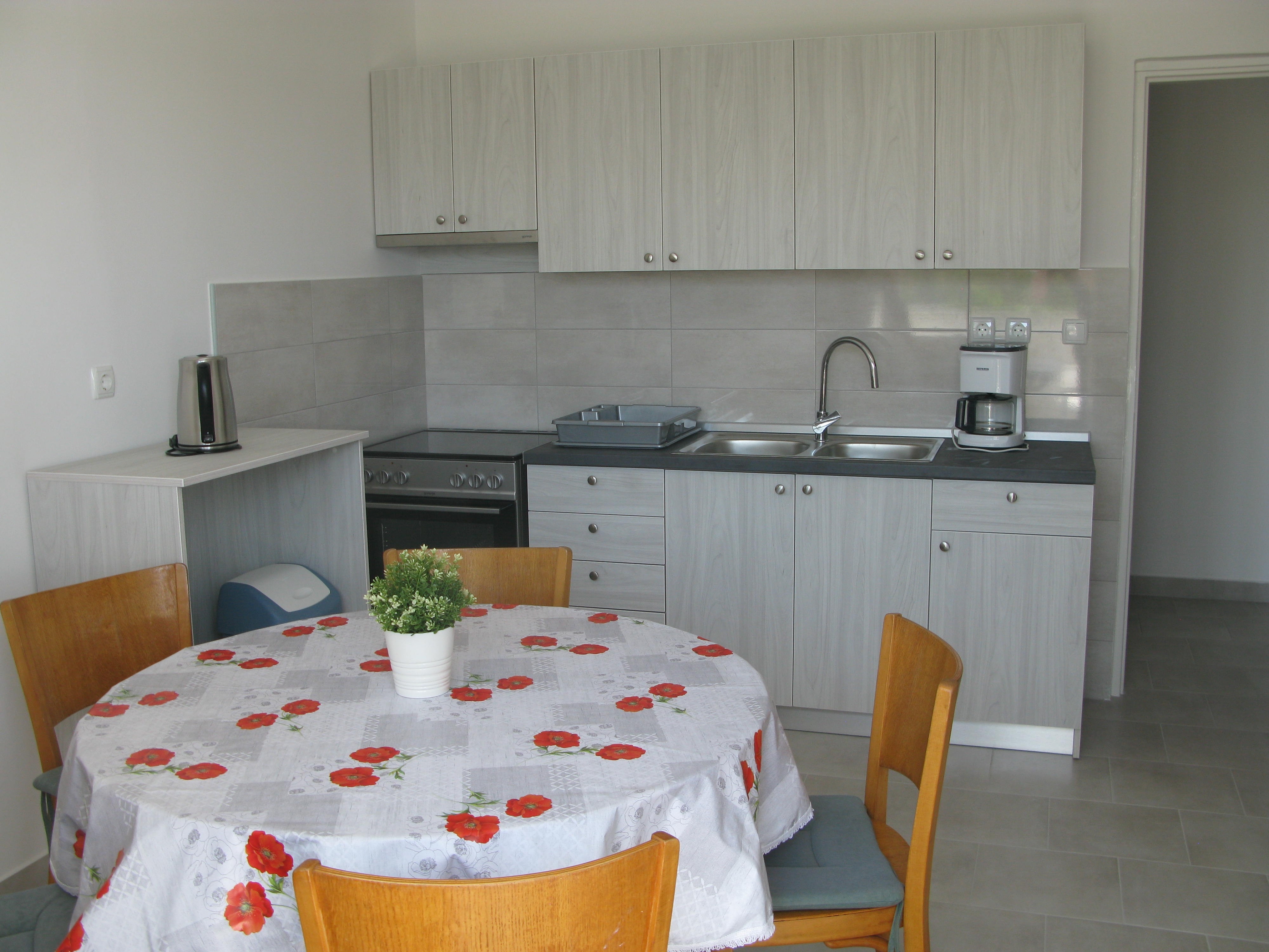 Two bedroom apartment with terrace and sea view Barbat, Rab  A-a