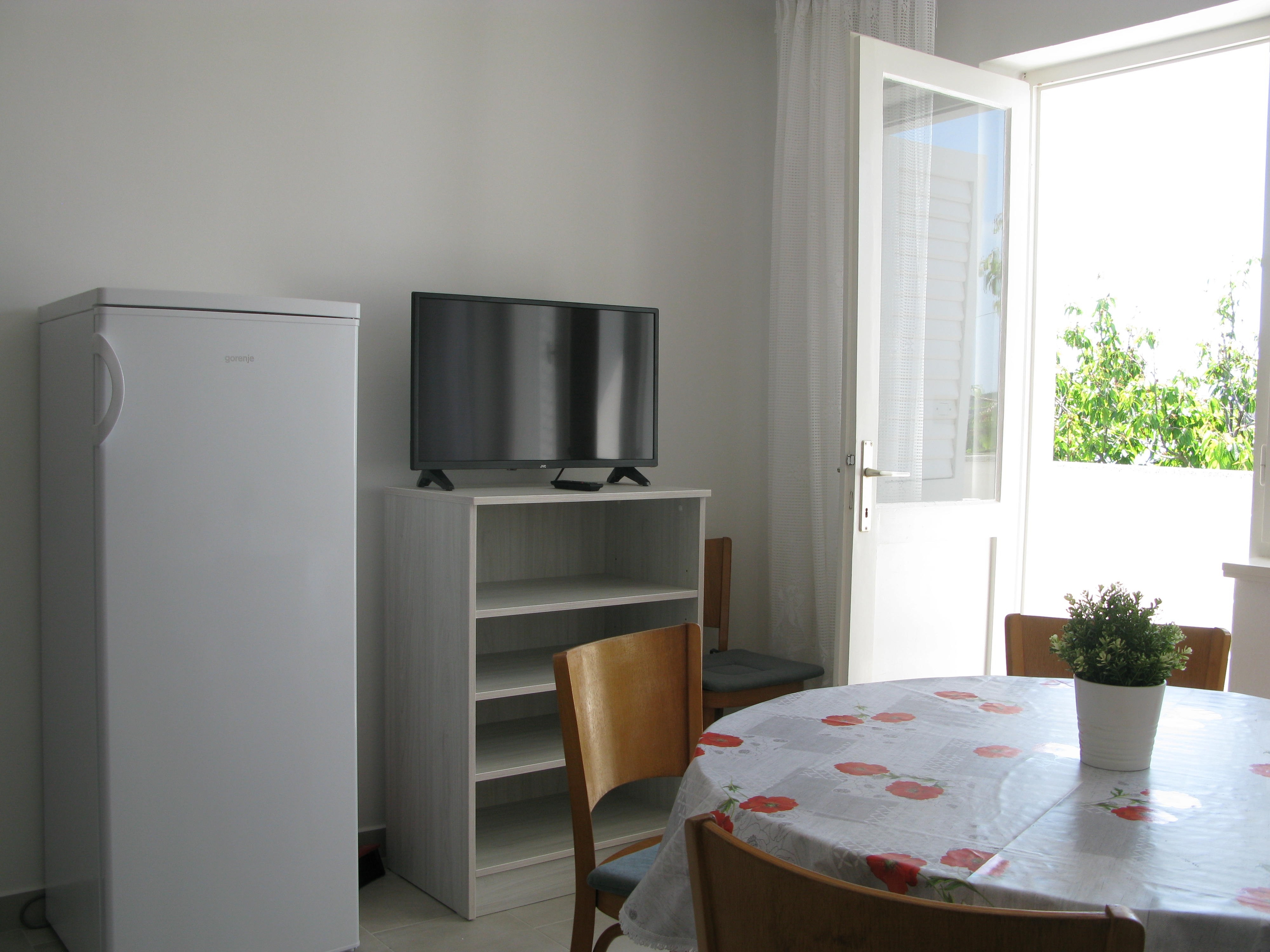 Two bedroom apartment with terrace and sea view Barbat, Rab  A-a