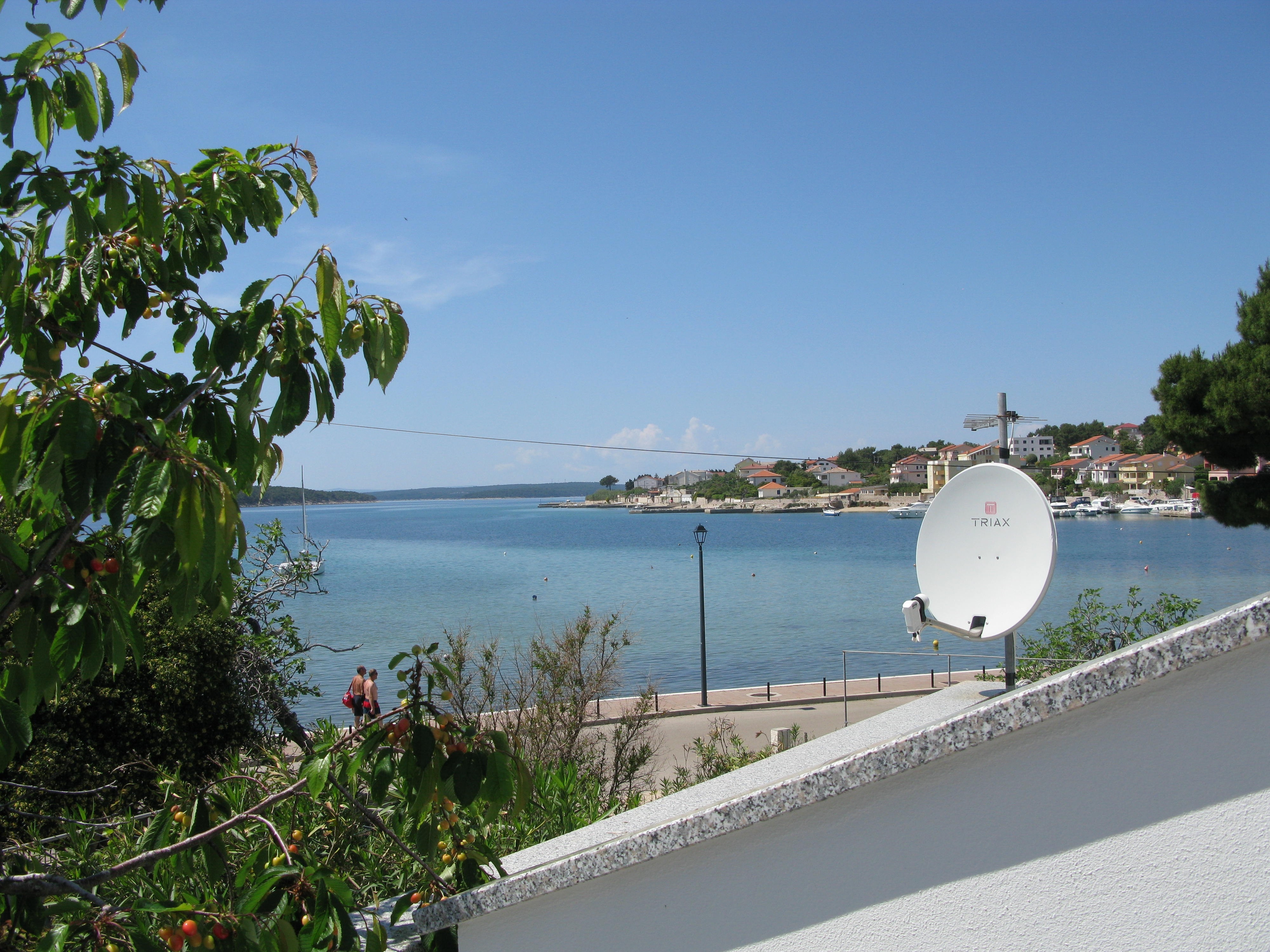 Two bedroom apartment with terrace and sea view Barbat, Rab  A-a