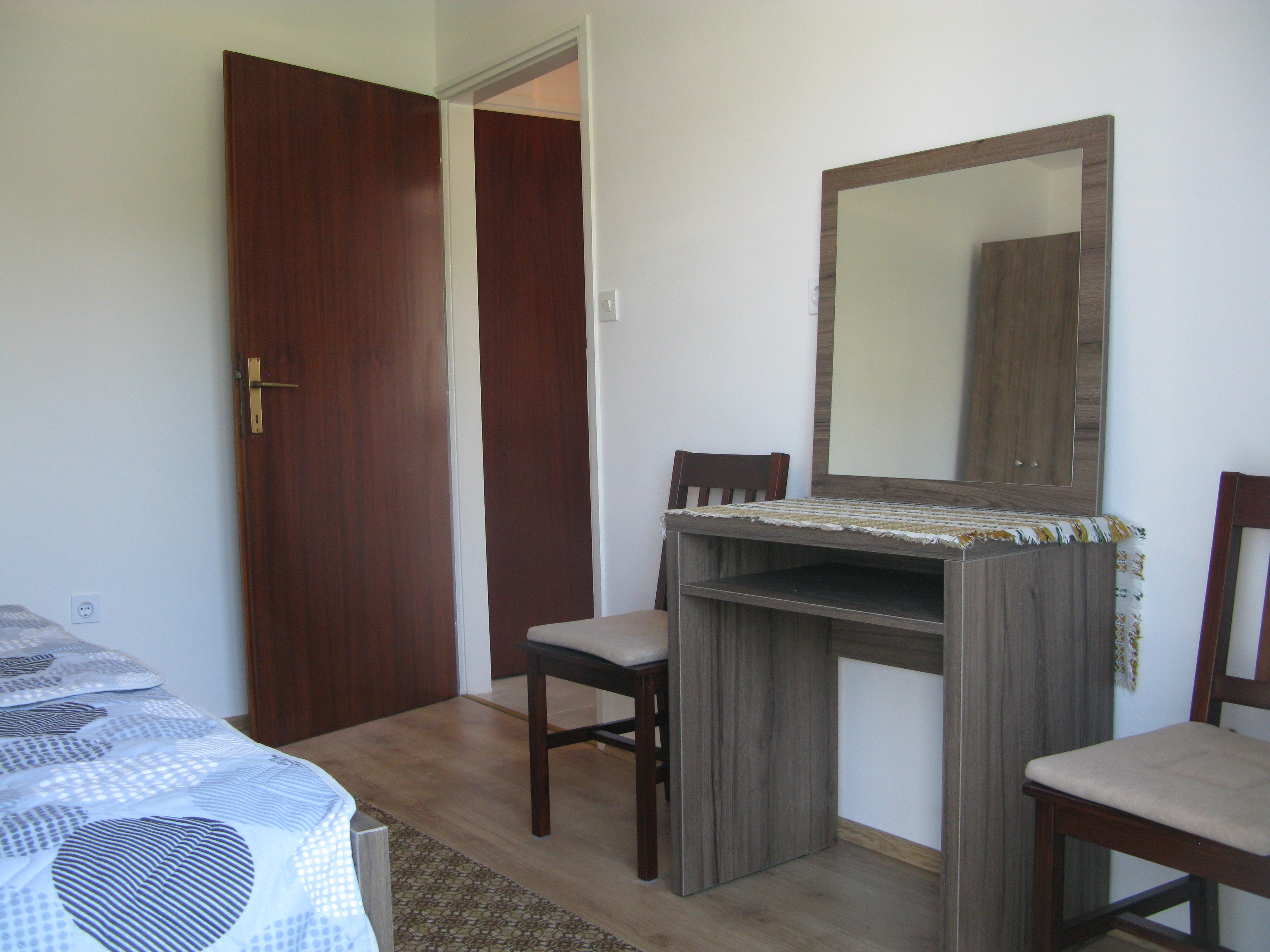 One bedroom apartment with terrace and sea view Barbat, Rab  A-b