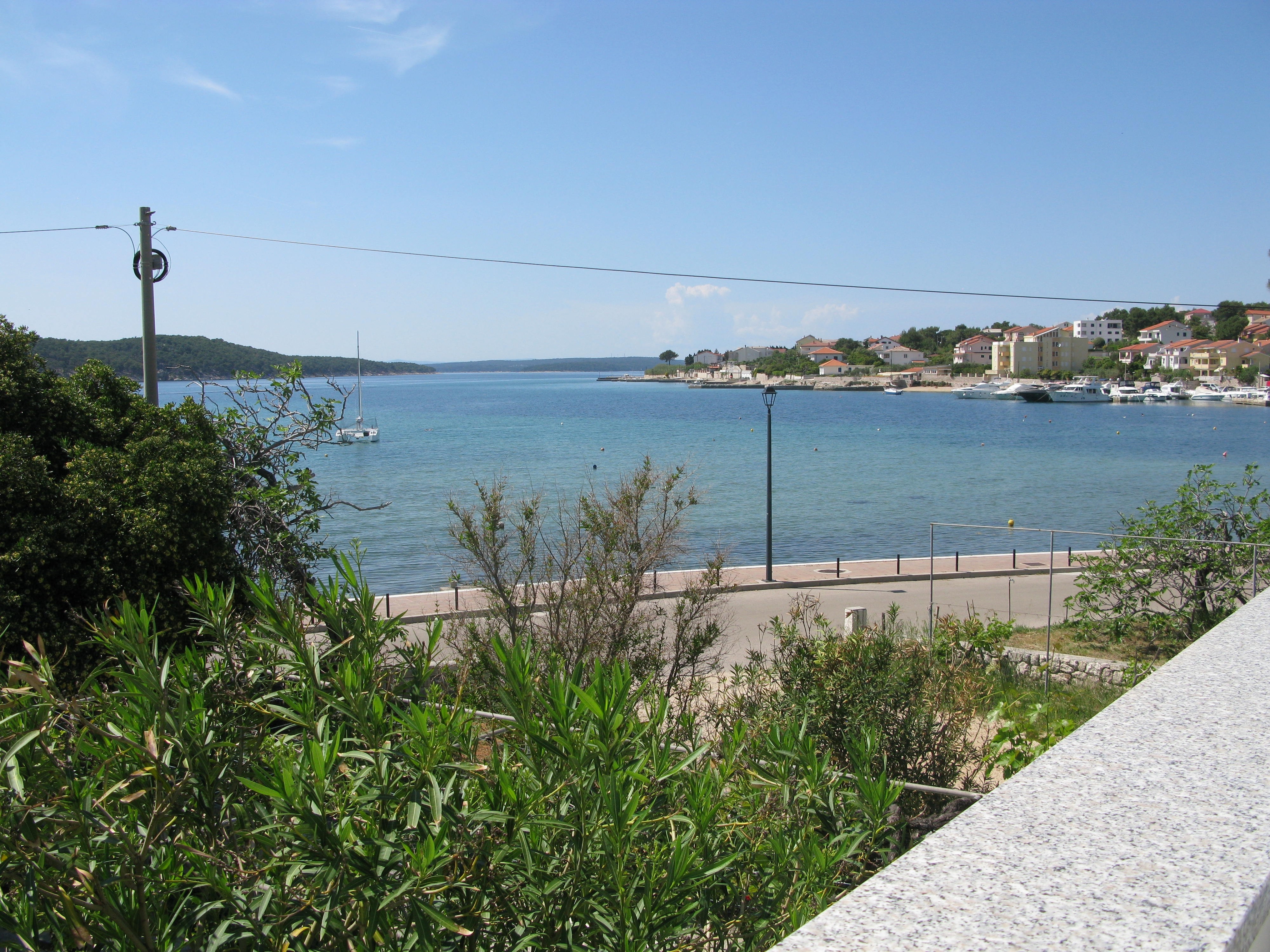 One bedroom apartment with terrace and sea view Barbat, Rab  A-b