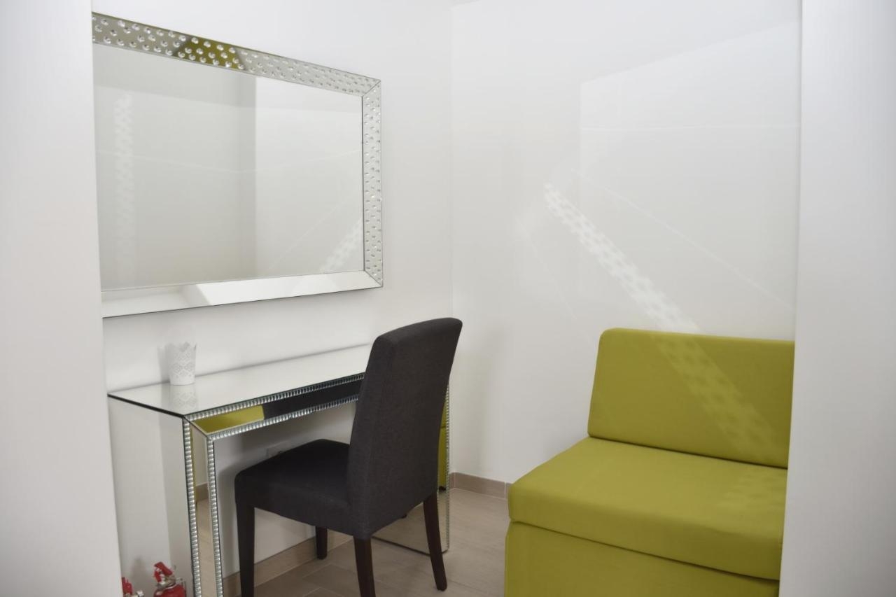 Two bedroom apartment with terrace Tribunj, Vodice  A-a