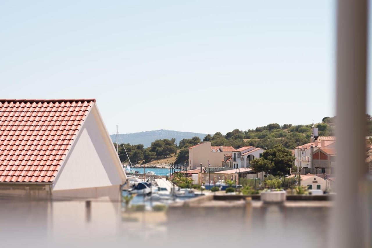 Two bedroom apartment with terrace Tribunj, Vodice  A-a
