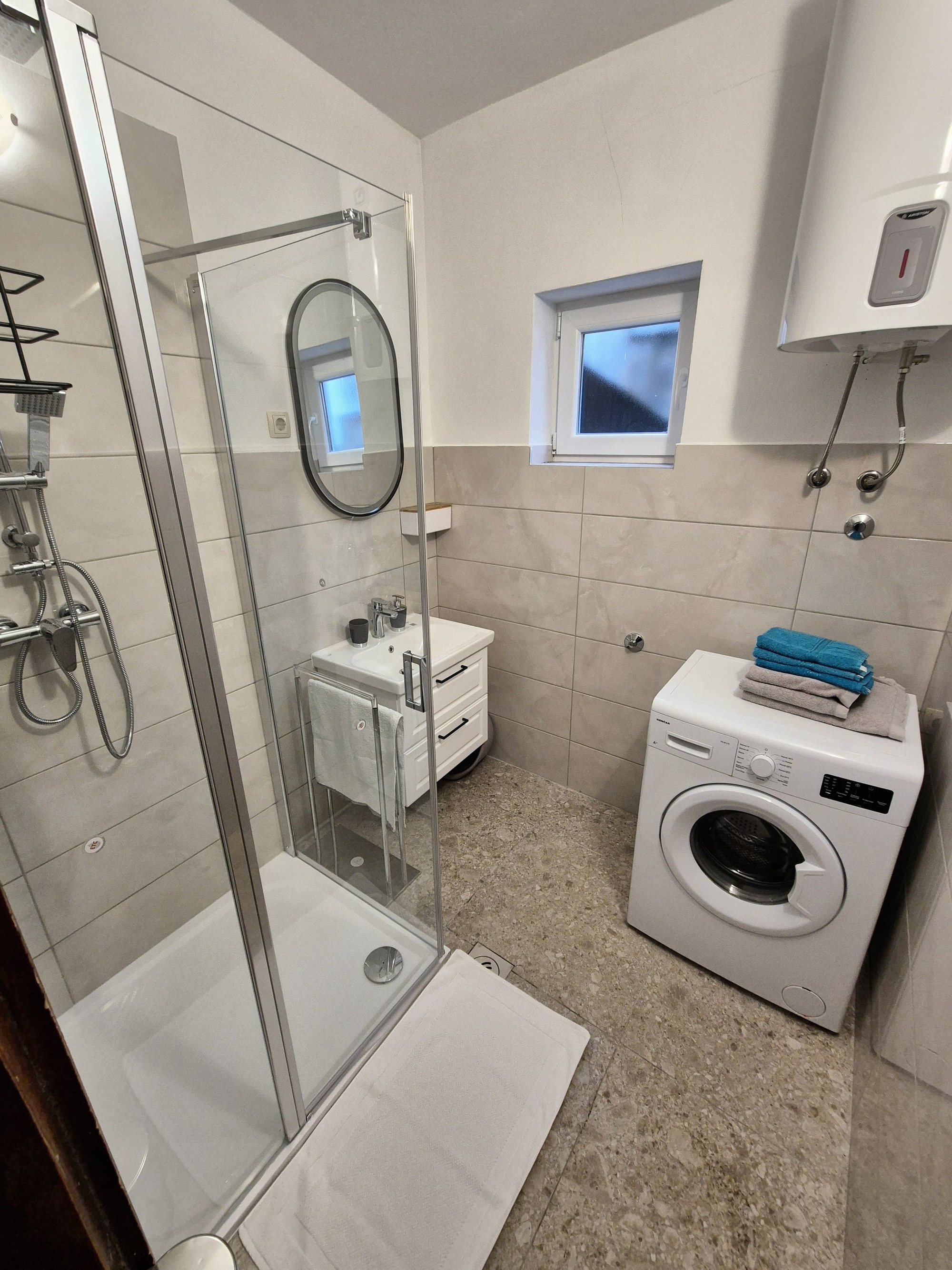 Two bedroom apartment with terrace and sea view Novi Vinodolski  A-a