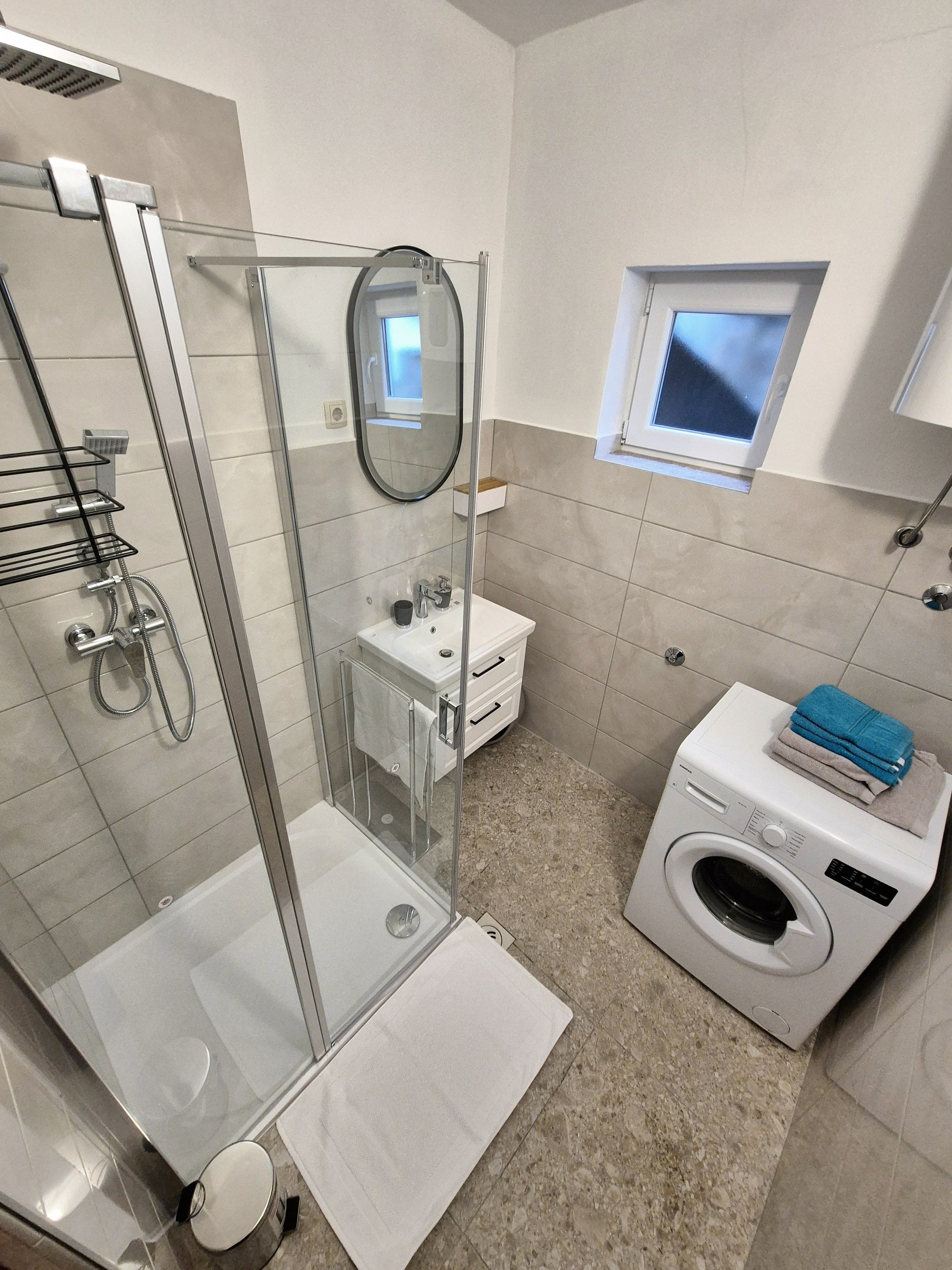 Two bedroom apartment with terrace and sea view Novi Vinodolski  A-a