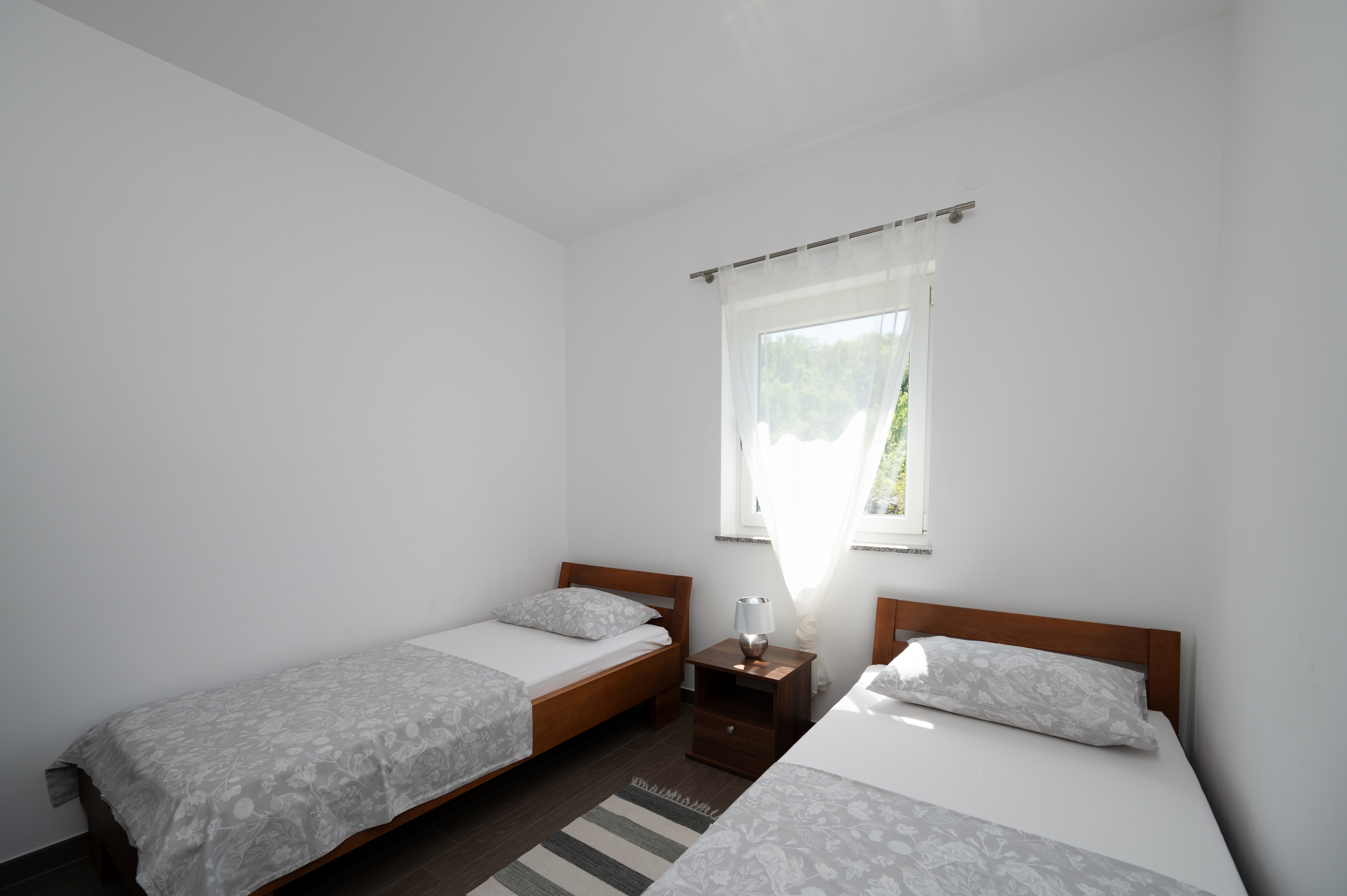 Two bedroom apartment with balcony and sea view Ribarica, Karlobag  A-d
