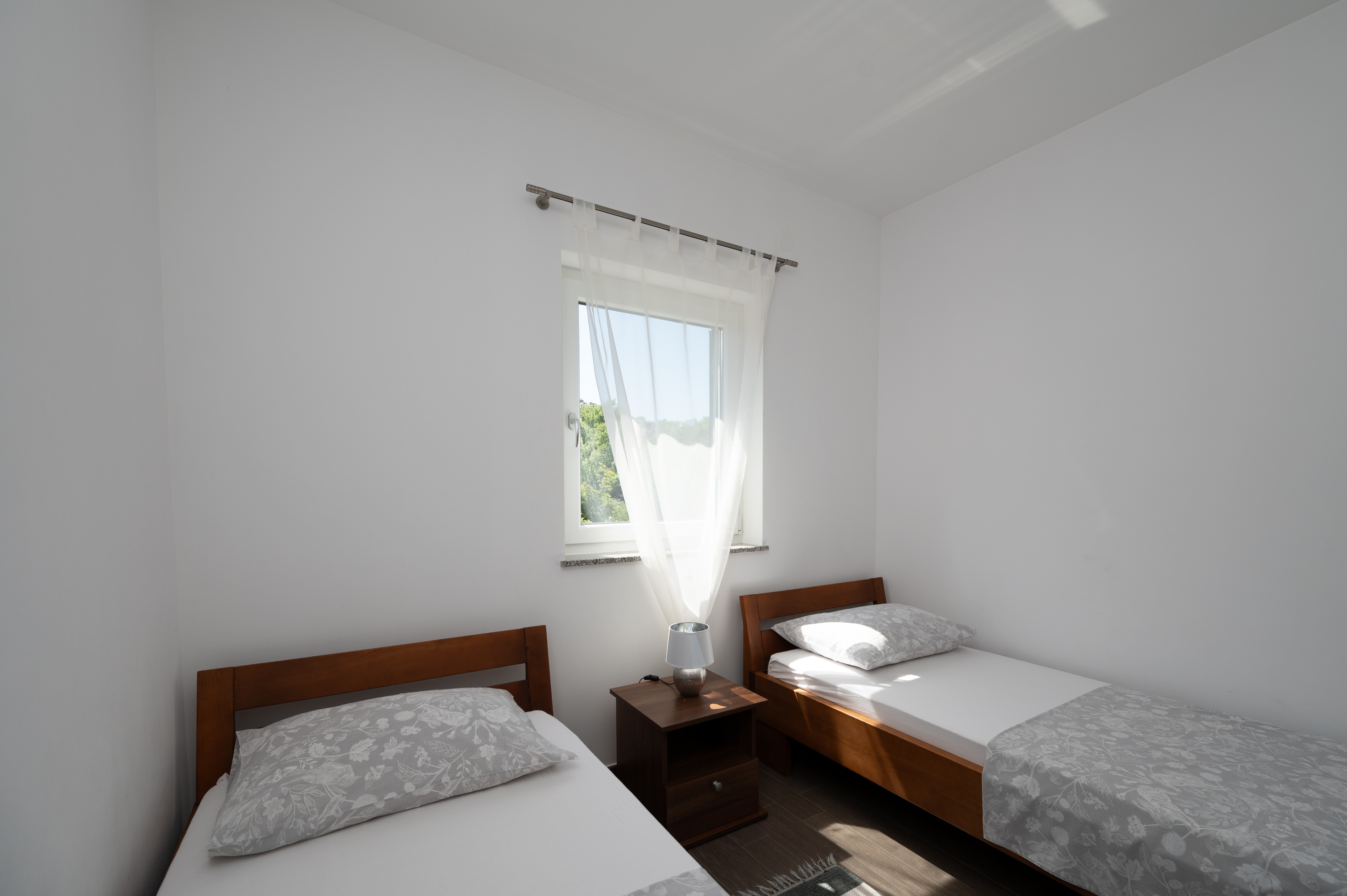 Two bedroom apartment with balcony and sea view Ribarica, Karlobag  A-d