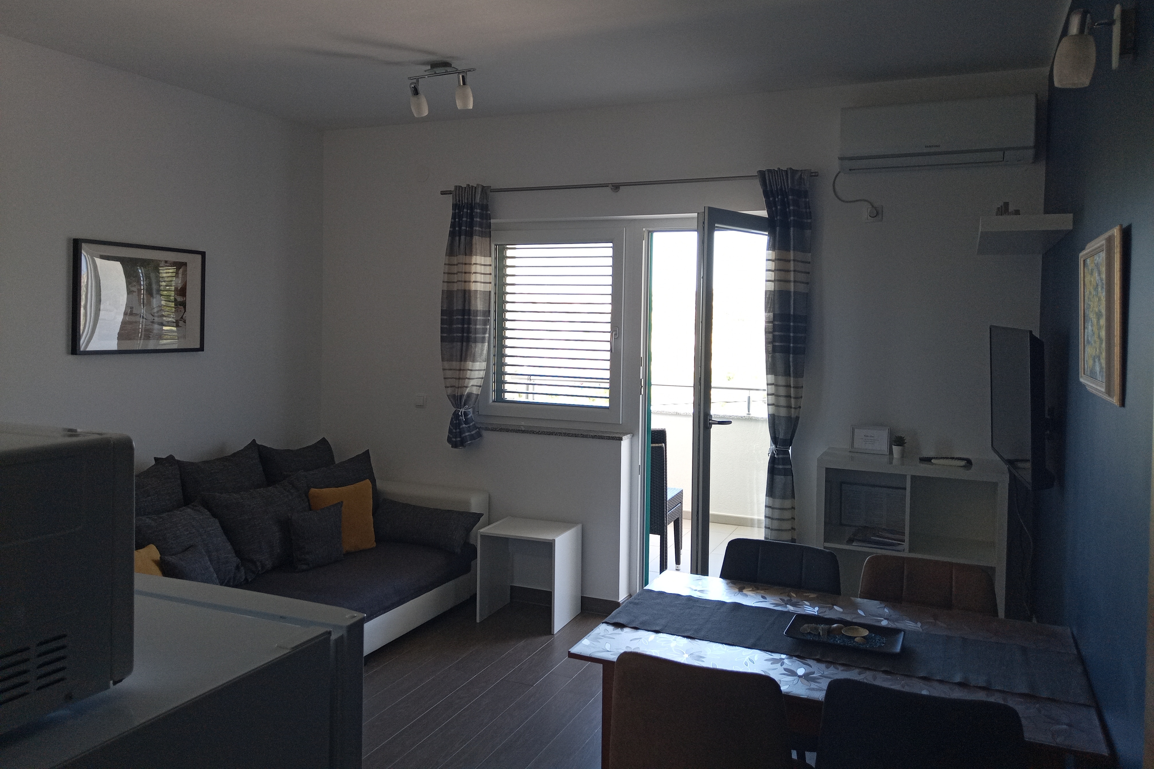 Two bedroom apartment with balcony and sea view Ribarica, Karlobag (A-24233-d)