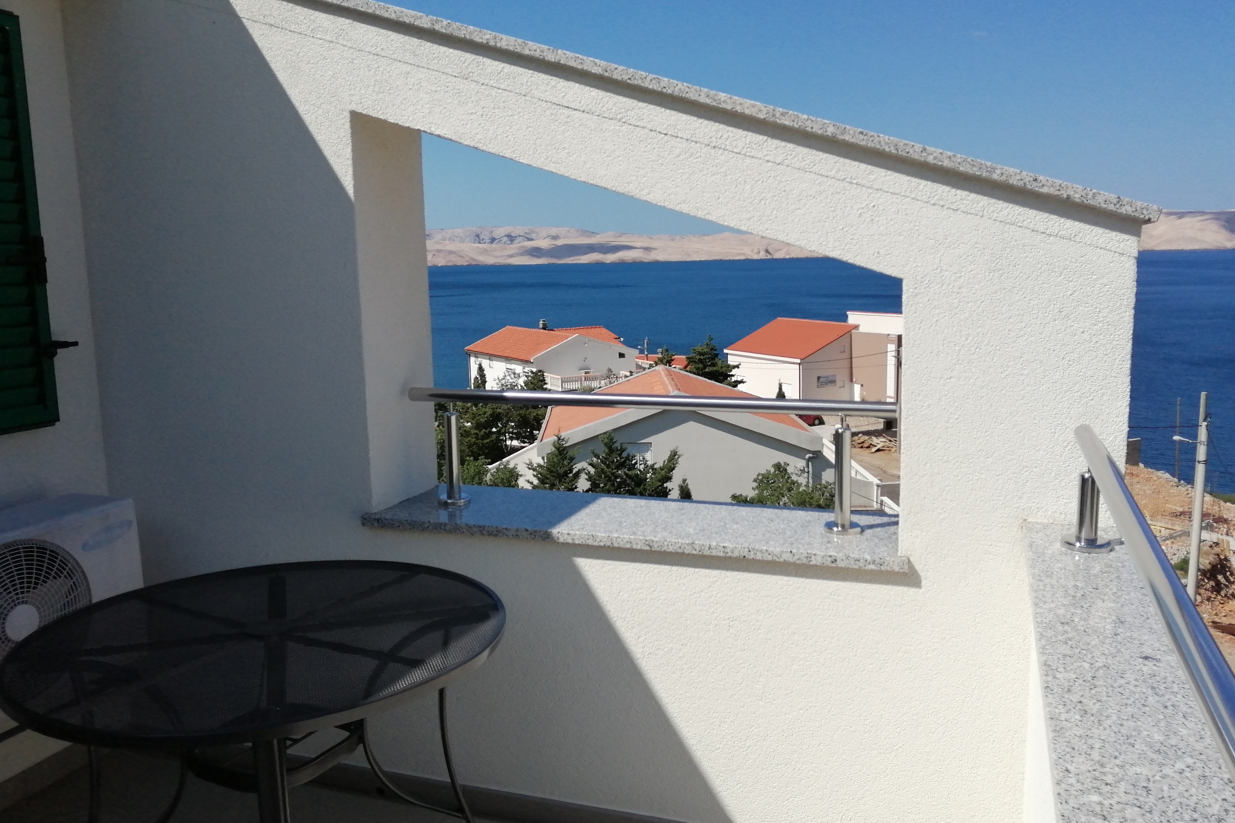 Two bedroom apartment with balcony and sea view Ribarica, Karlobag  A-e