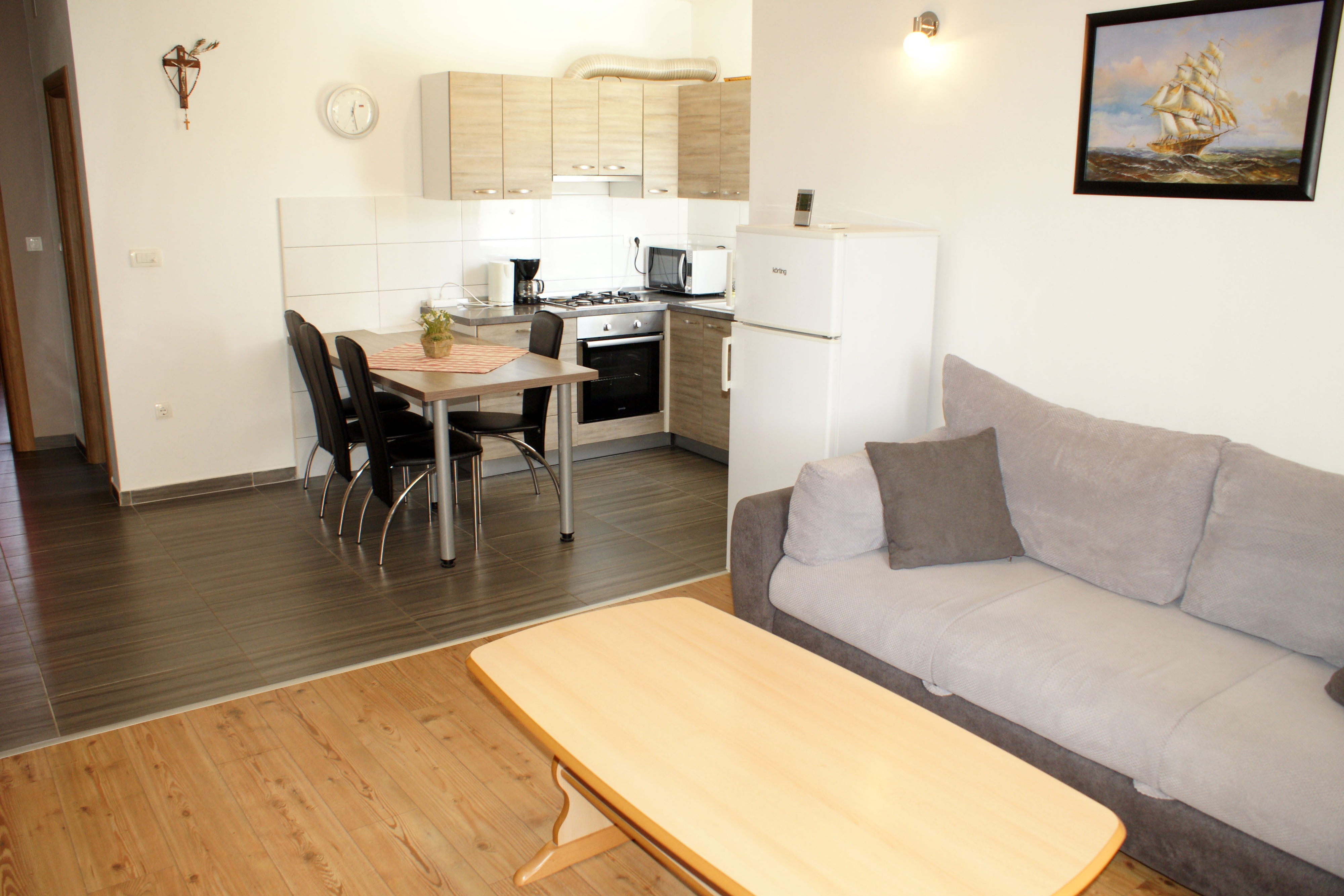 One bedroom apartment with balcony Bibinje, Zadar  A-b