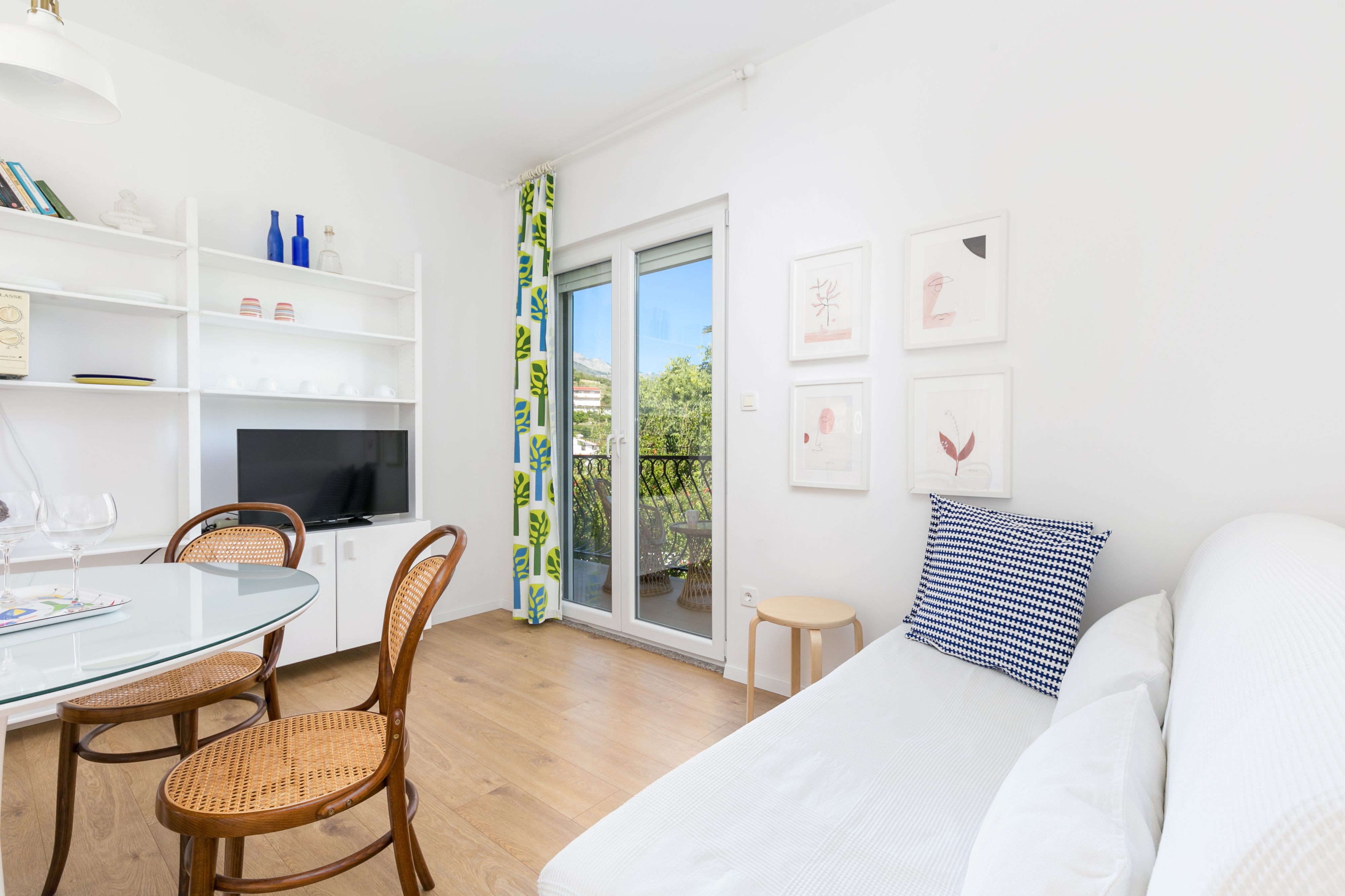 Two bedroom apartment with balcony Žrnovnica, Split (A-24236-a) Two bedroom apartment with balcony Žrnovnica, Split (A-24236-a)