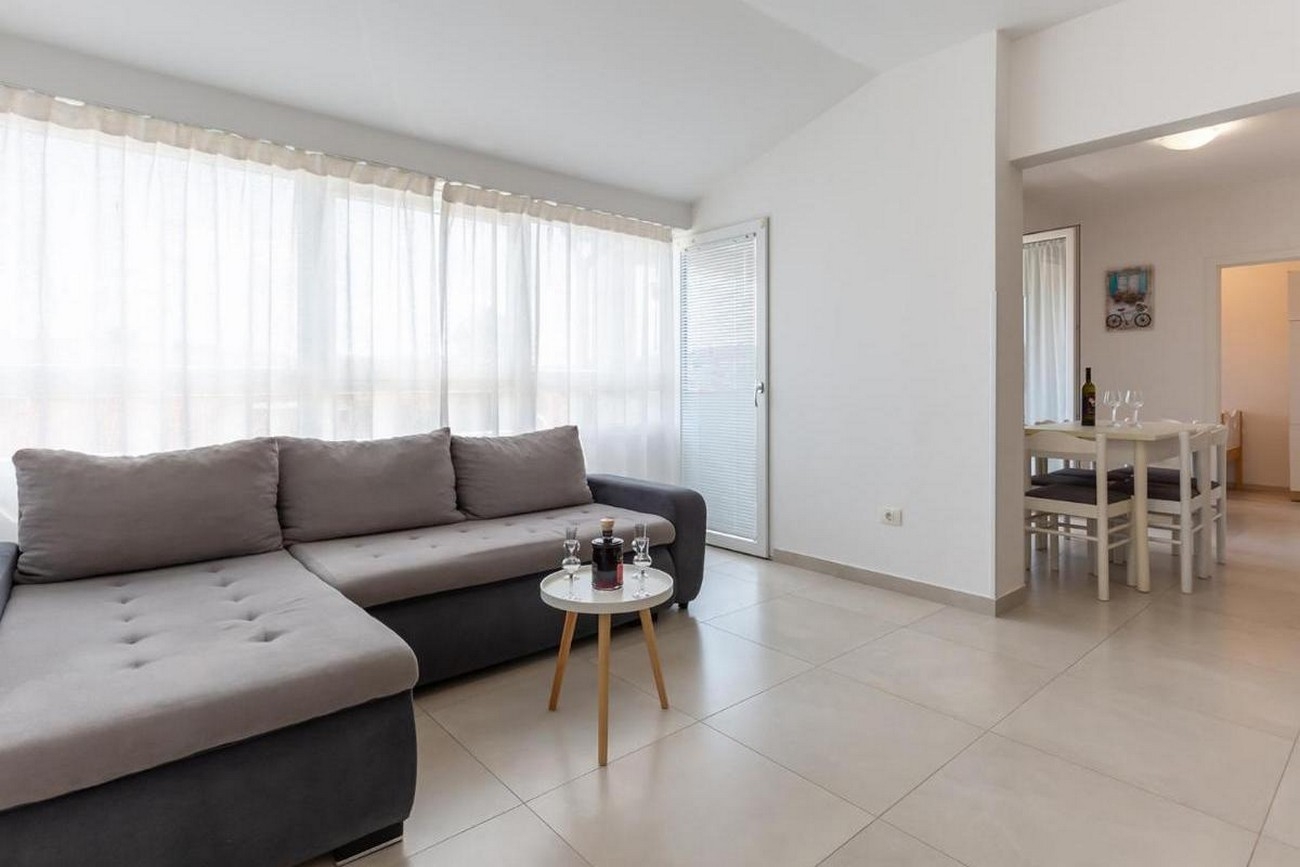 Dvosobni apartman s balkonom Poreč  A-a