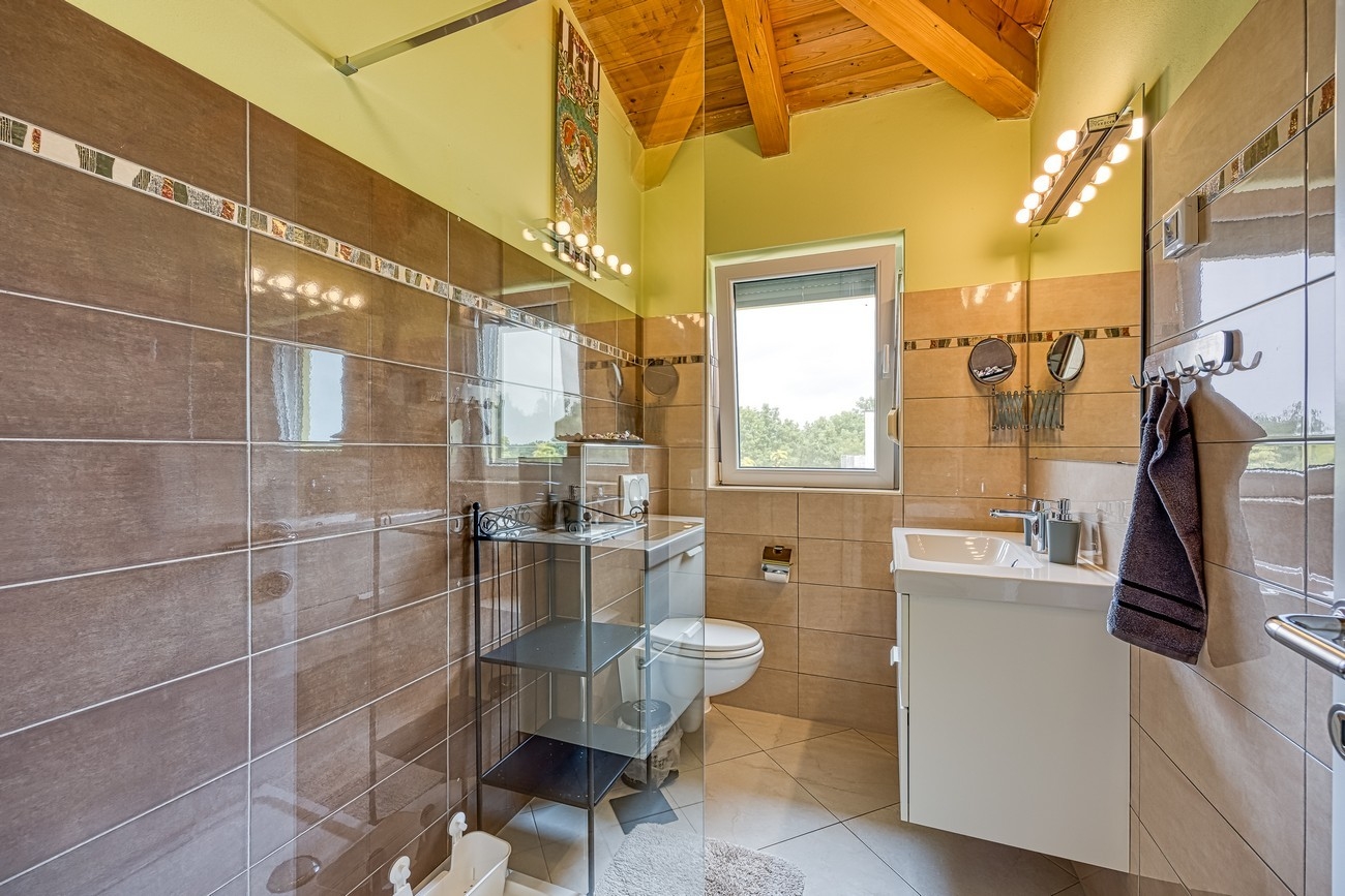 Four bedroom house with terrace Antonci, Poreč  K