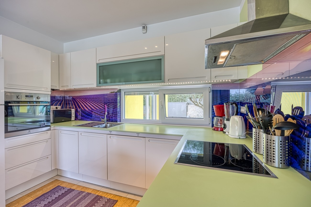 Four bedroom house with terrace Antonci, Poreč  K