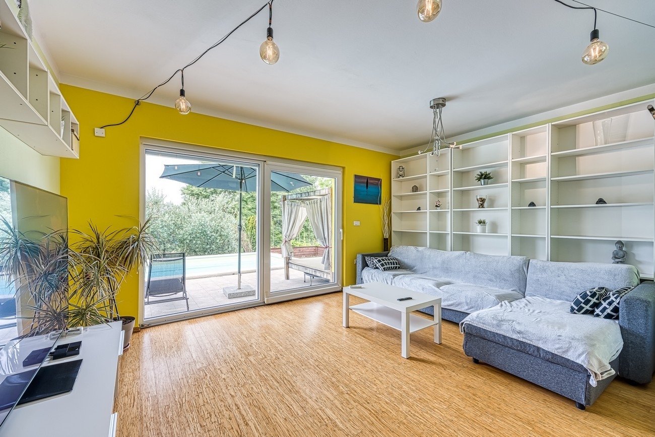 Four bedroom house with terrace Antonci, Poreč  K