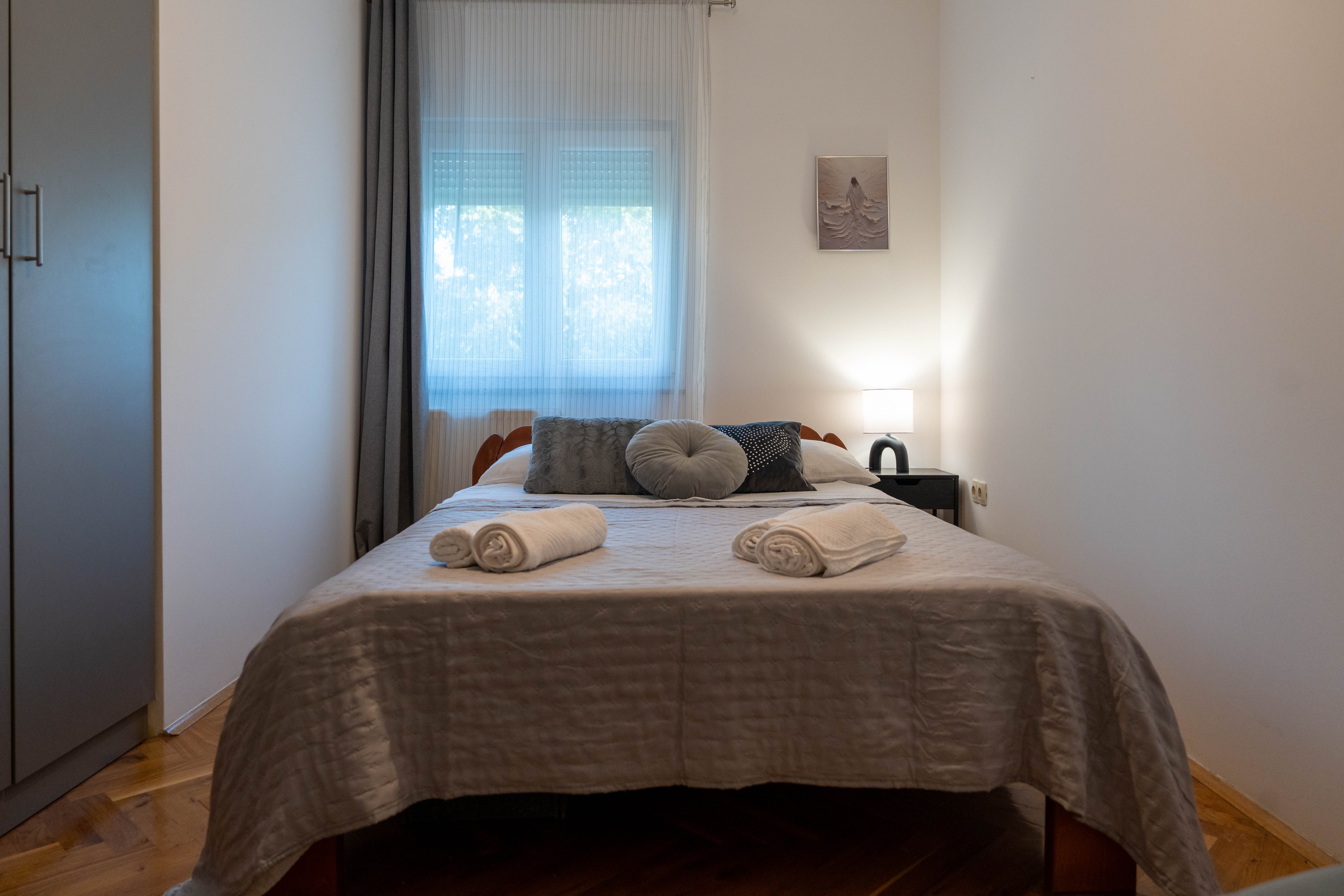 Three bedroom house with terrace Zmijavci, Zagora  K