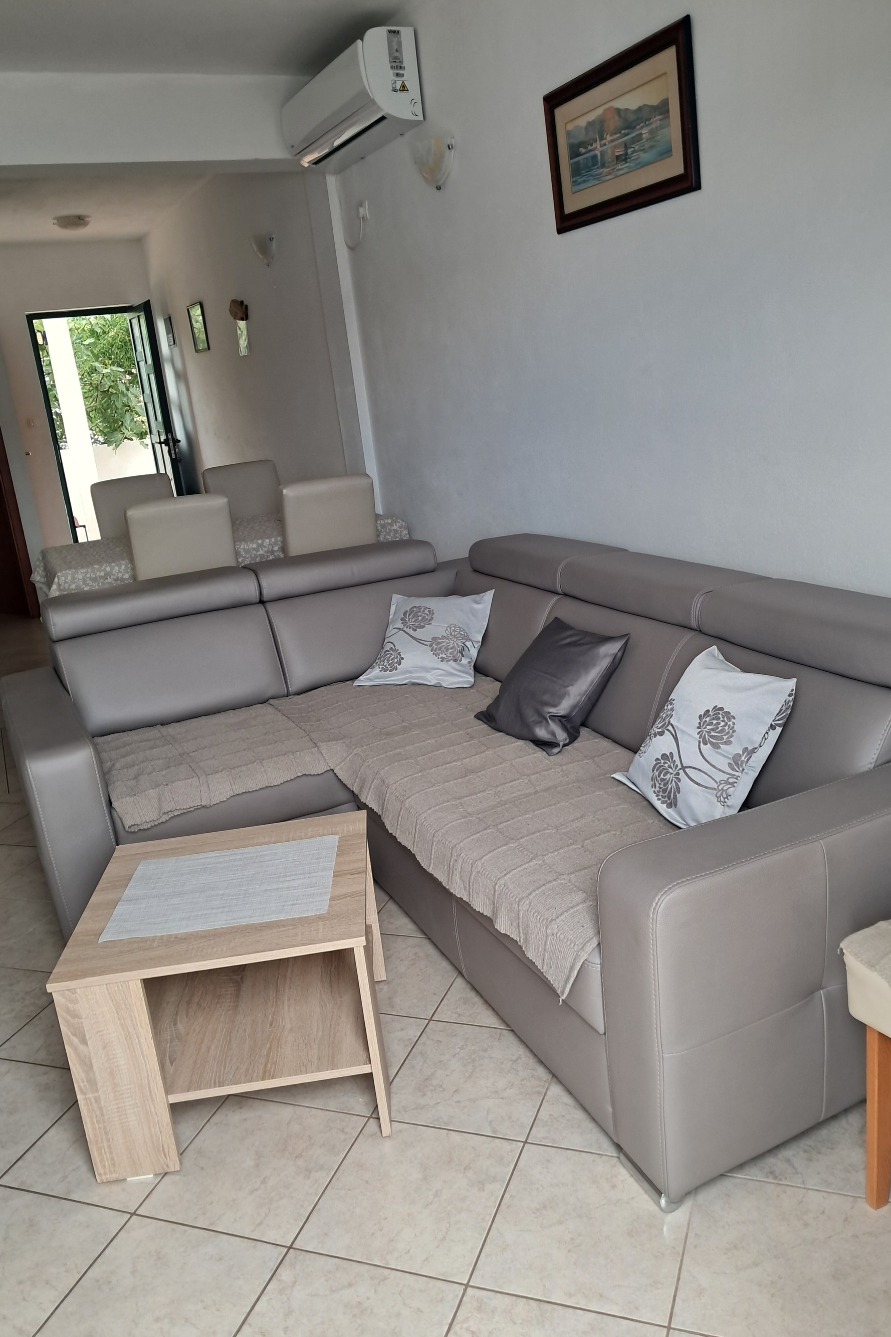 Two bedroom apartment near beach Povlja, Brač (A-24248-a)