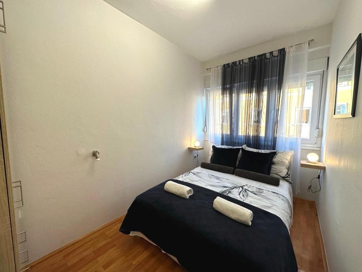 Trosobni apartman s balkonom i pogledom na more Zadar  A-a