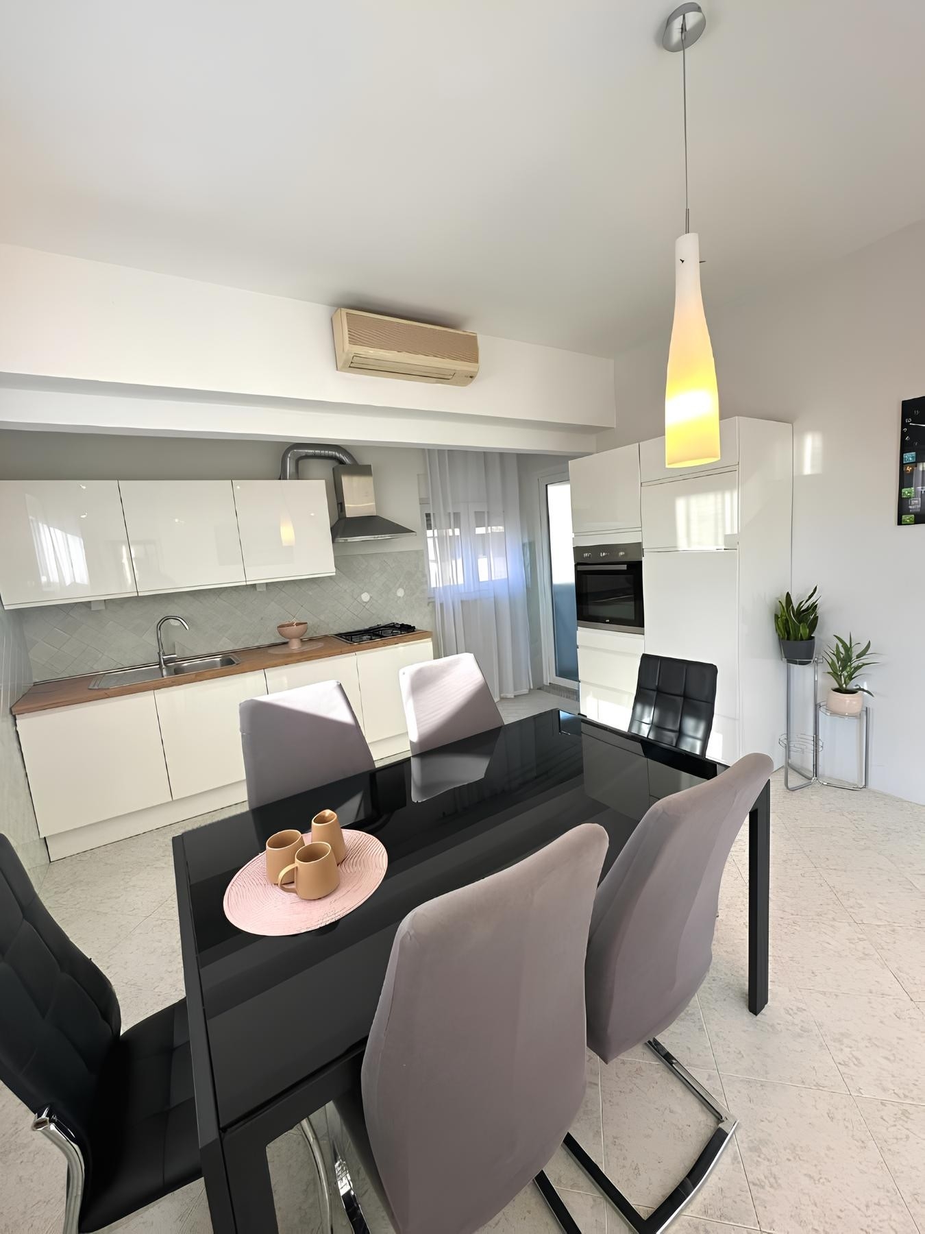Trosobni apartman s balkonom i pogledom na more Zadar  A-a