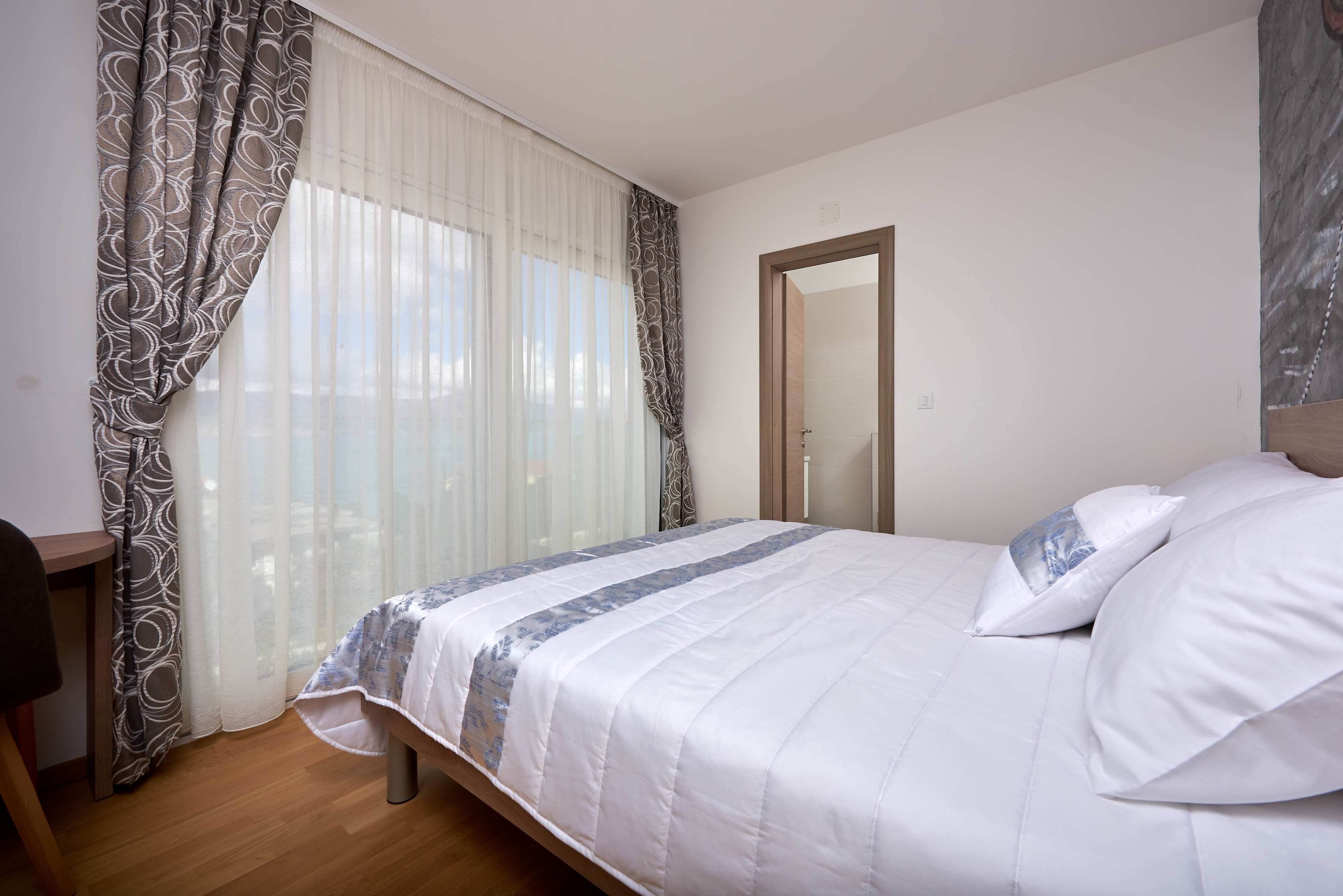 Three bedroom apartment with terrace and sea view Arbanija, Čiovo  A-a