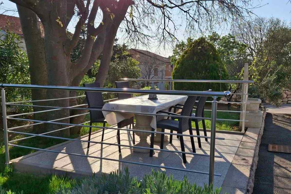 One bedroom apartment with terrace Novi Vinodolski  A-a