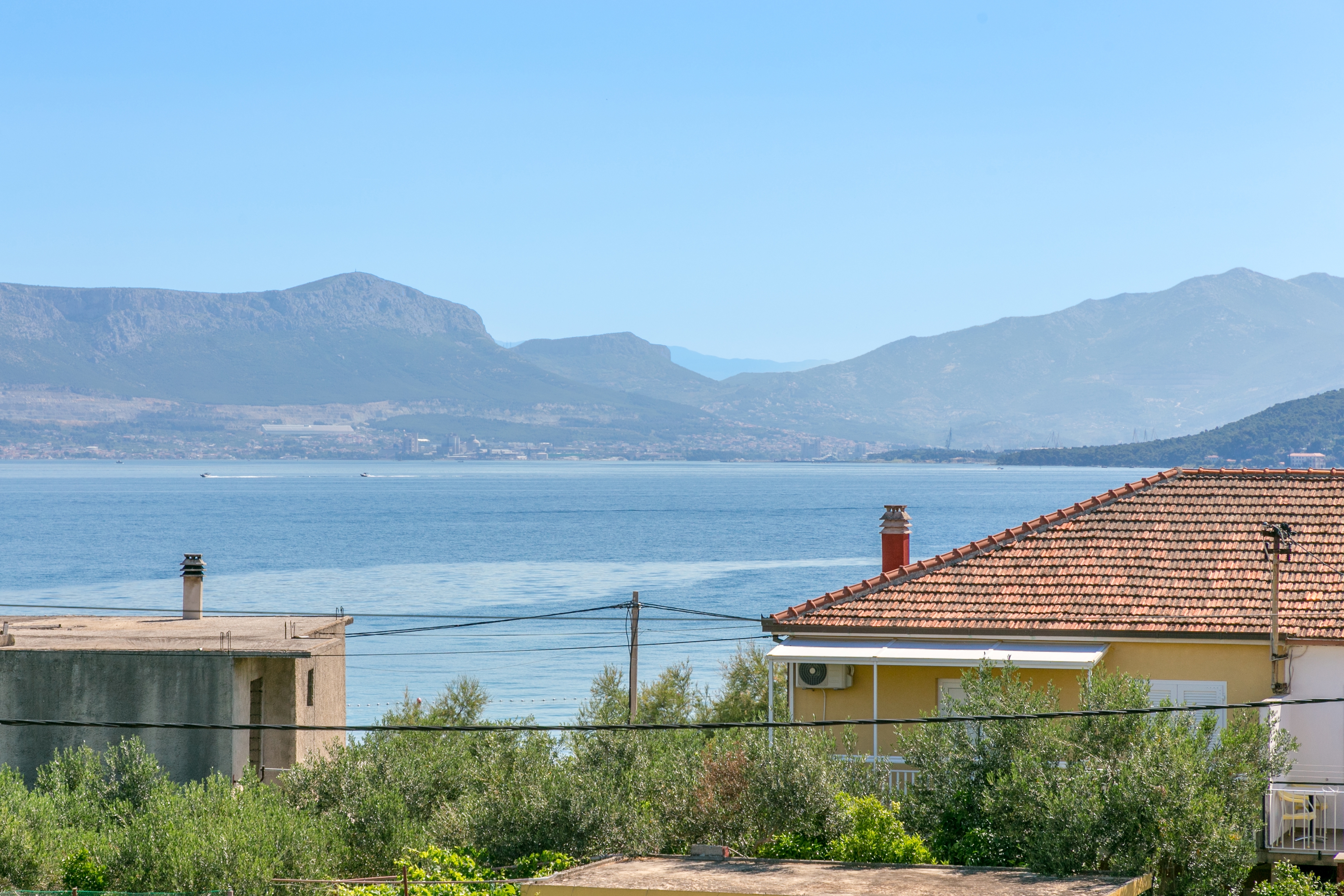 Three bedroom apartment with balcony and sea view Slatine, Čiovo  A-a