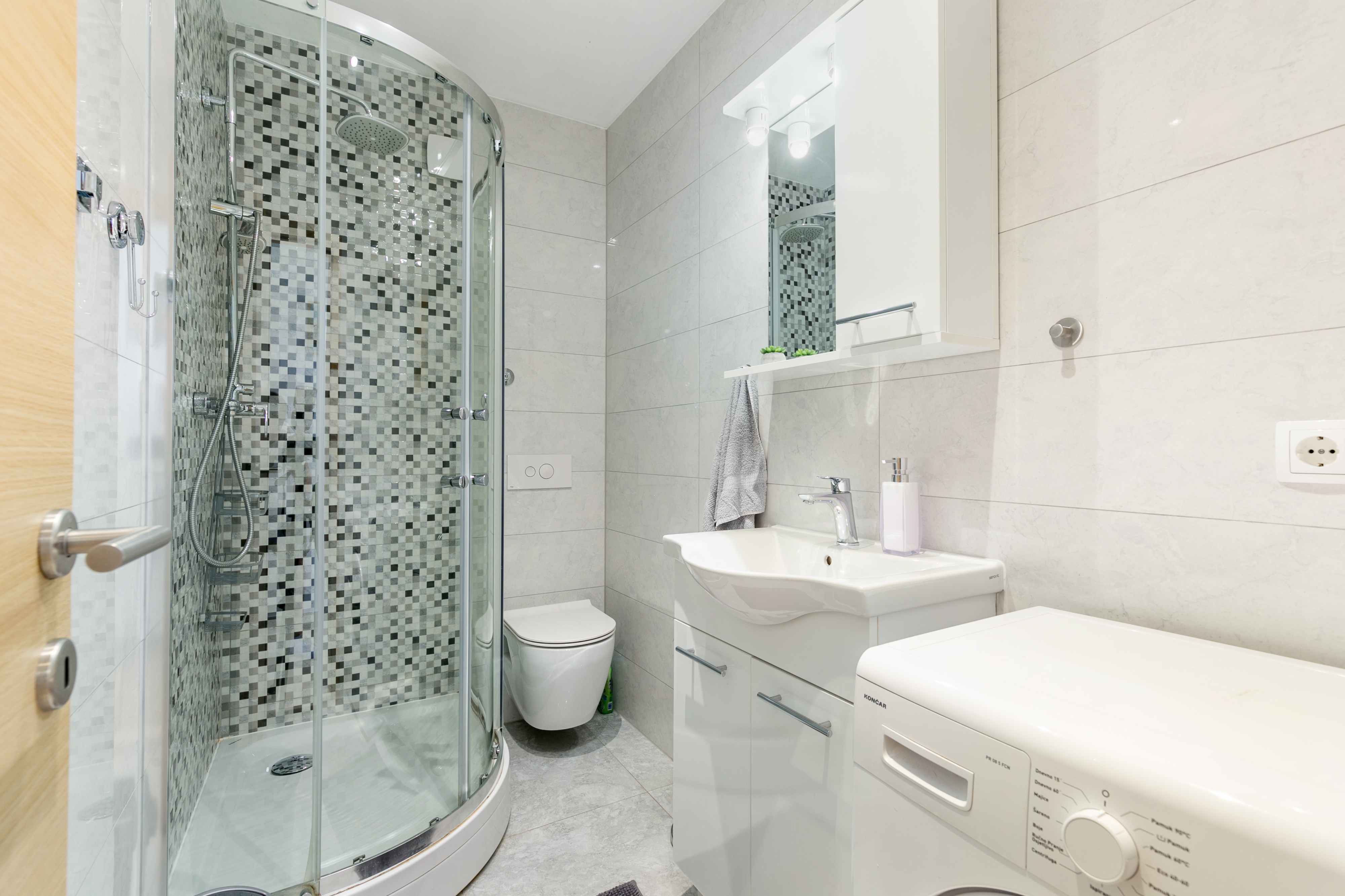 Three bedroom apartment with balcony and sea view Slatine, Čiovo  A-a