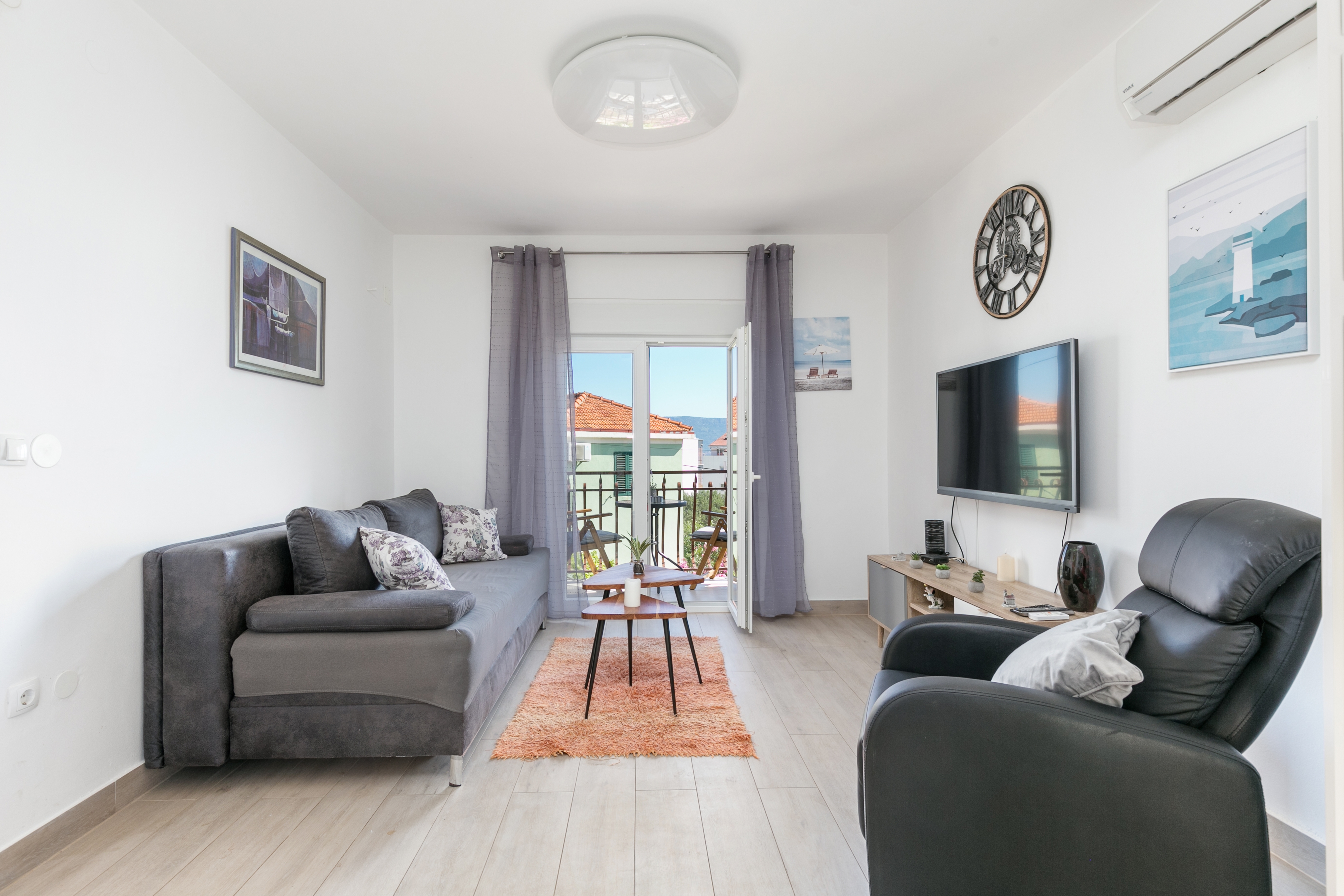 Three bedroom apartment with balcony and sea view Slatine, Čiovo (A-24266-a)