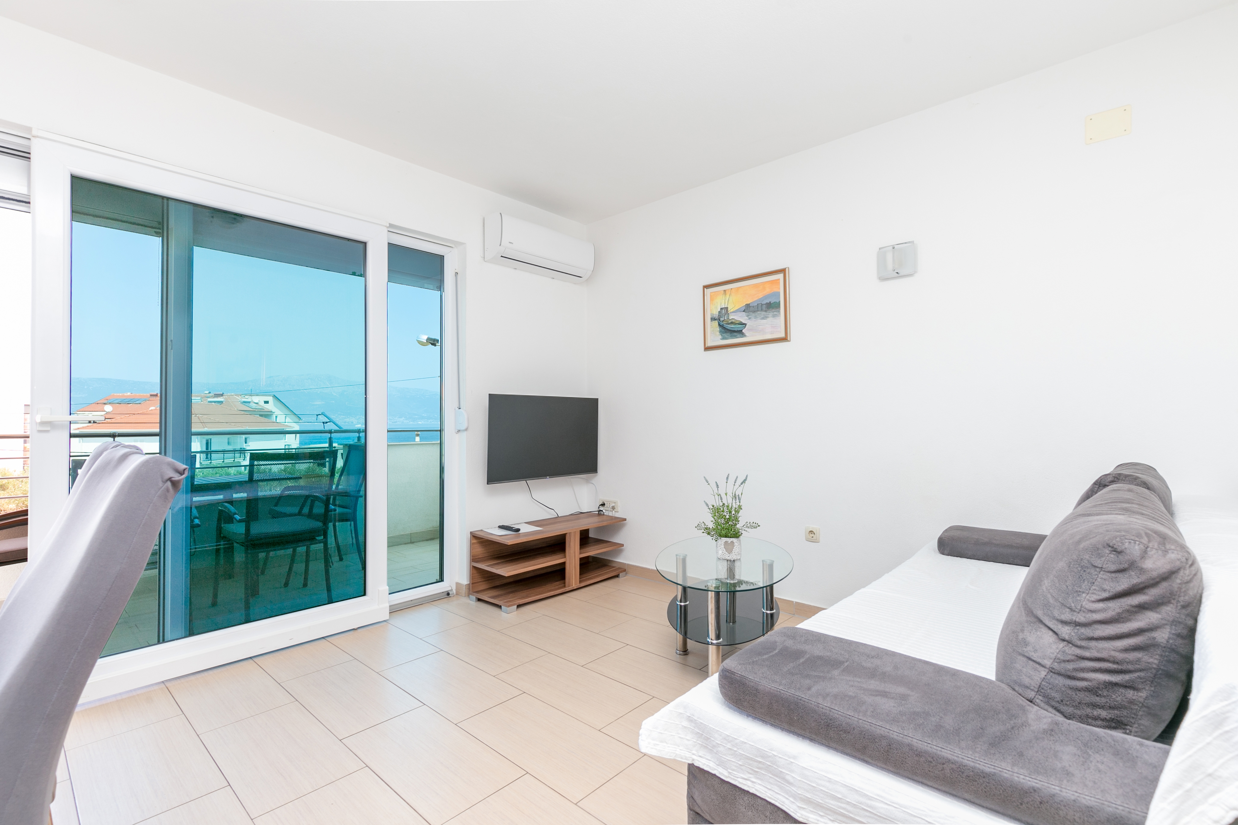 One bedroom apartment with terrace and sea view Slatine, Čiovo (A-24266-d)