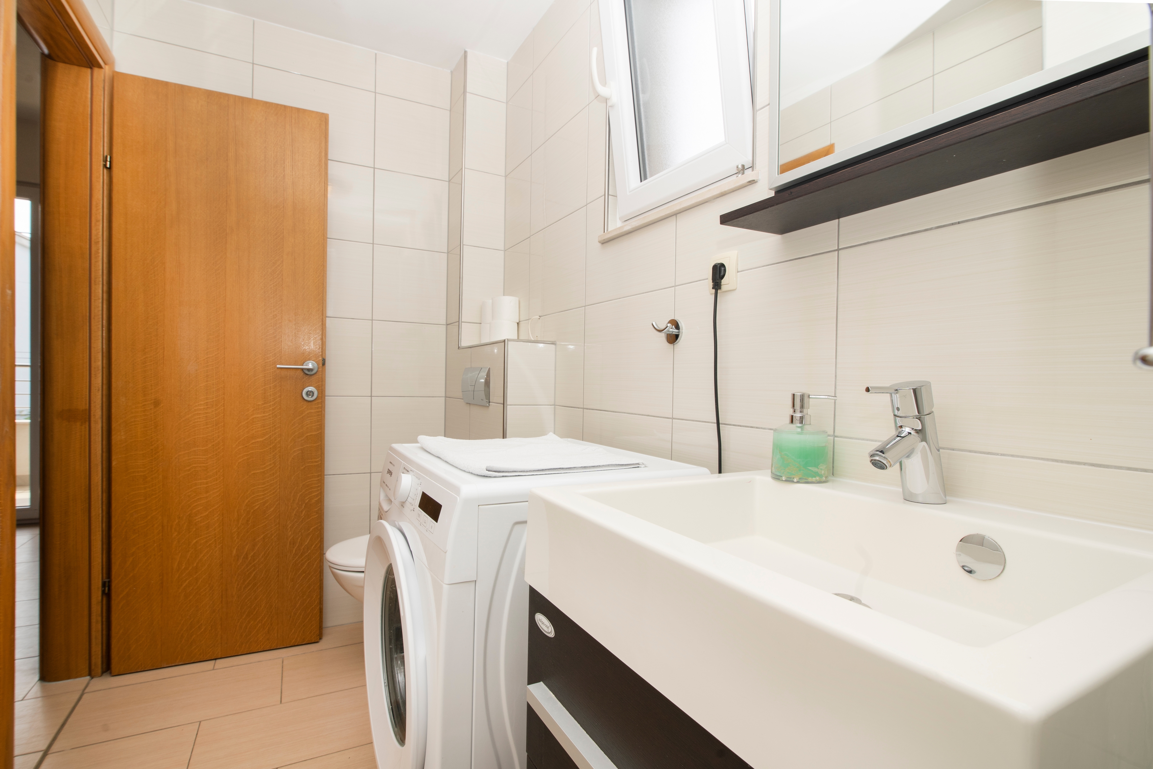 One bedroom apartment with terrace Slatine, Čiovo  A-e