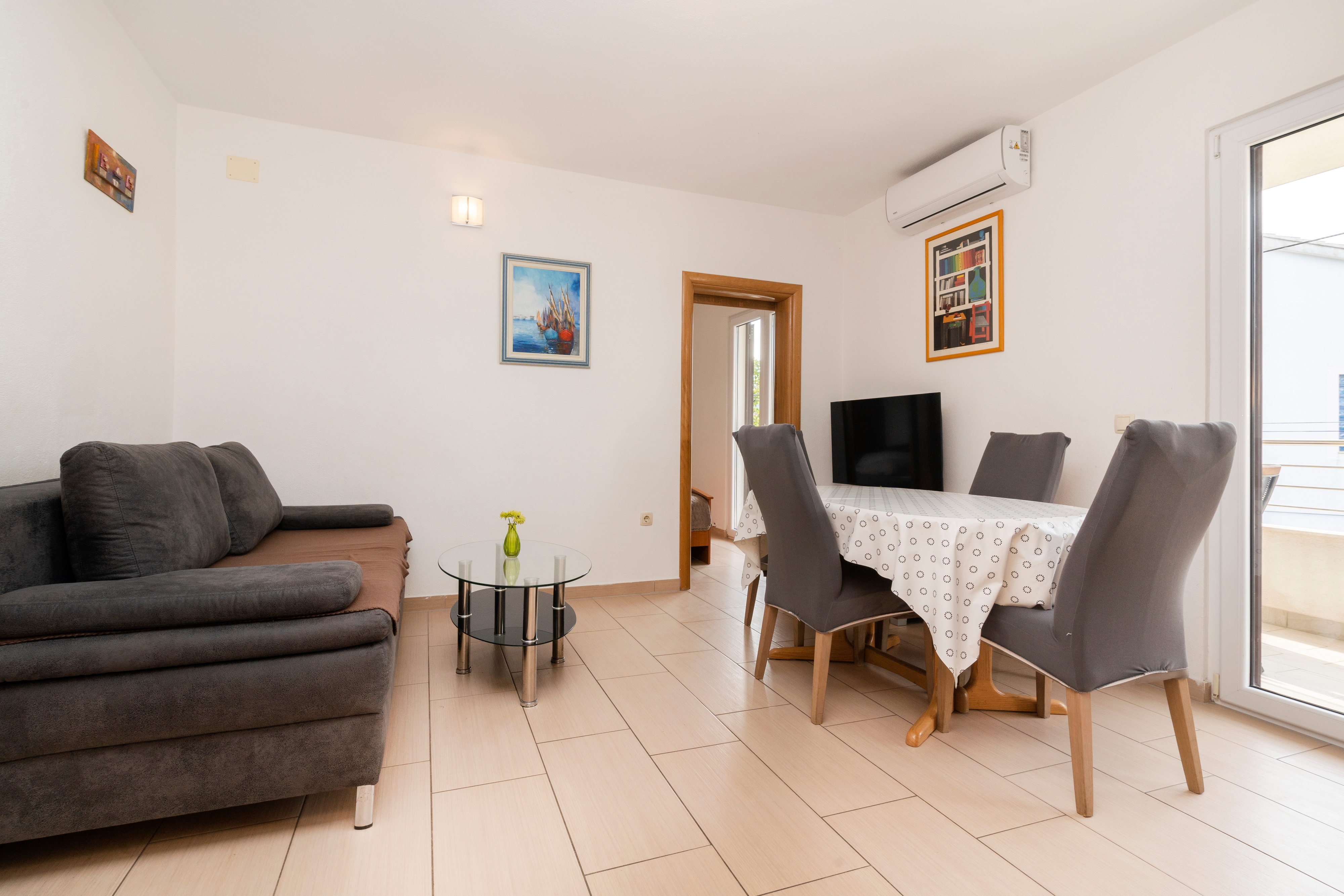 One bedroom apartment with terrace Slatine, Čiovo (A-24266-e) One bedroom apartment with terrace Slatine, Čiovo (A-24266-e)