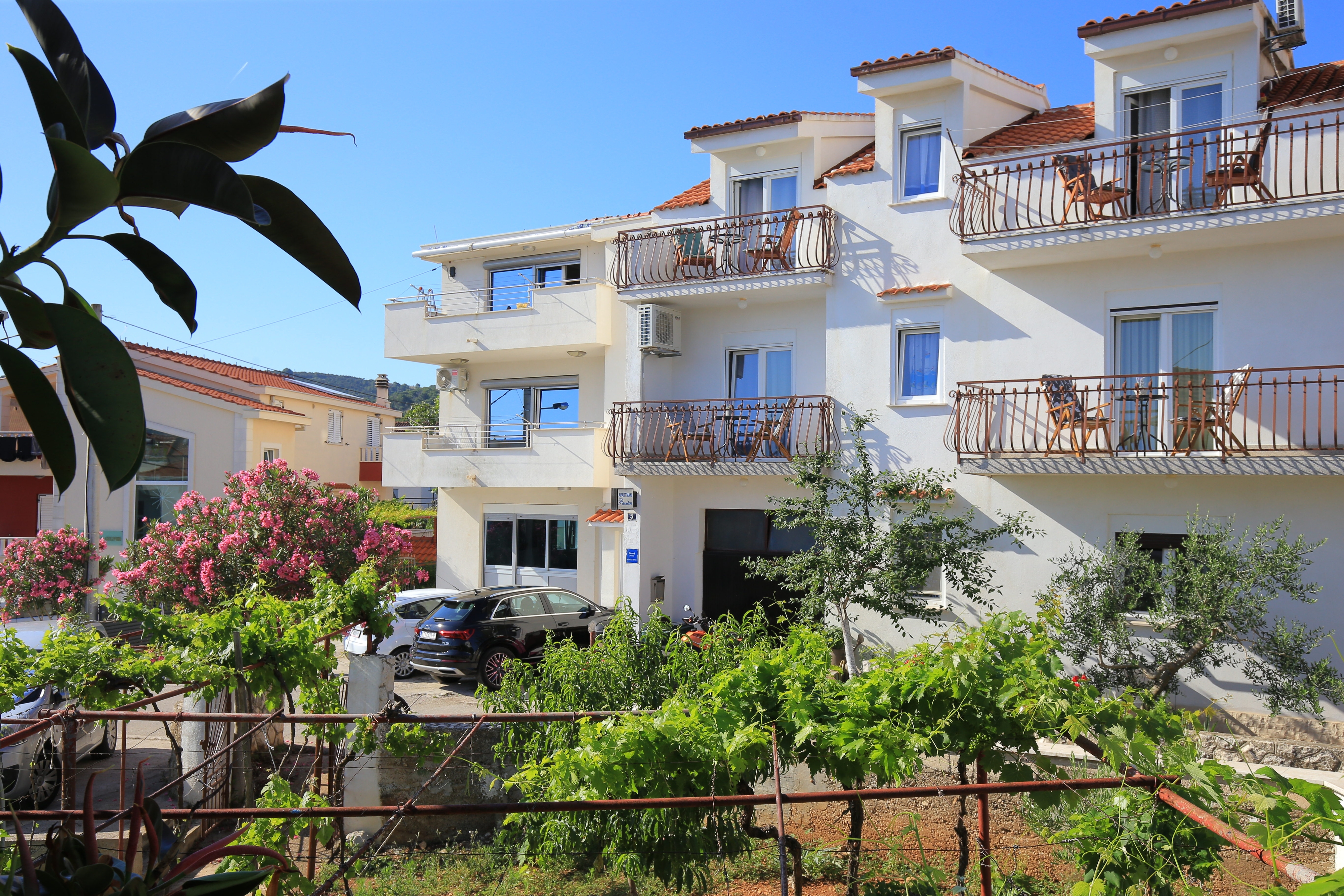 Enosobni apartma Z balkonom in pogledom na morje Slatine, Čiovo  A-d
