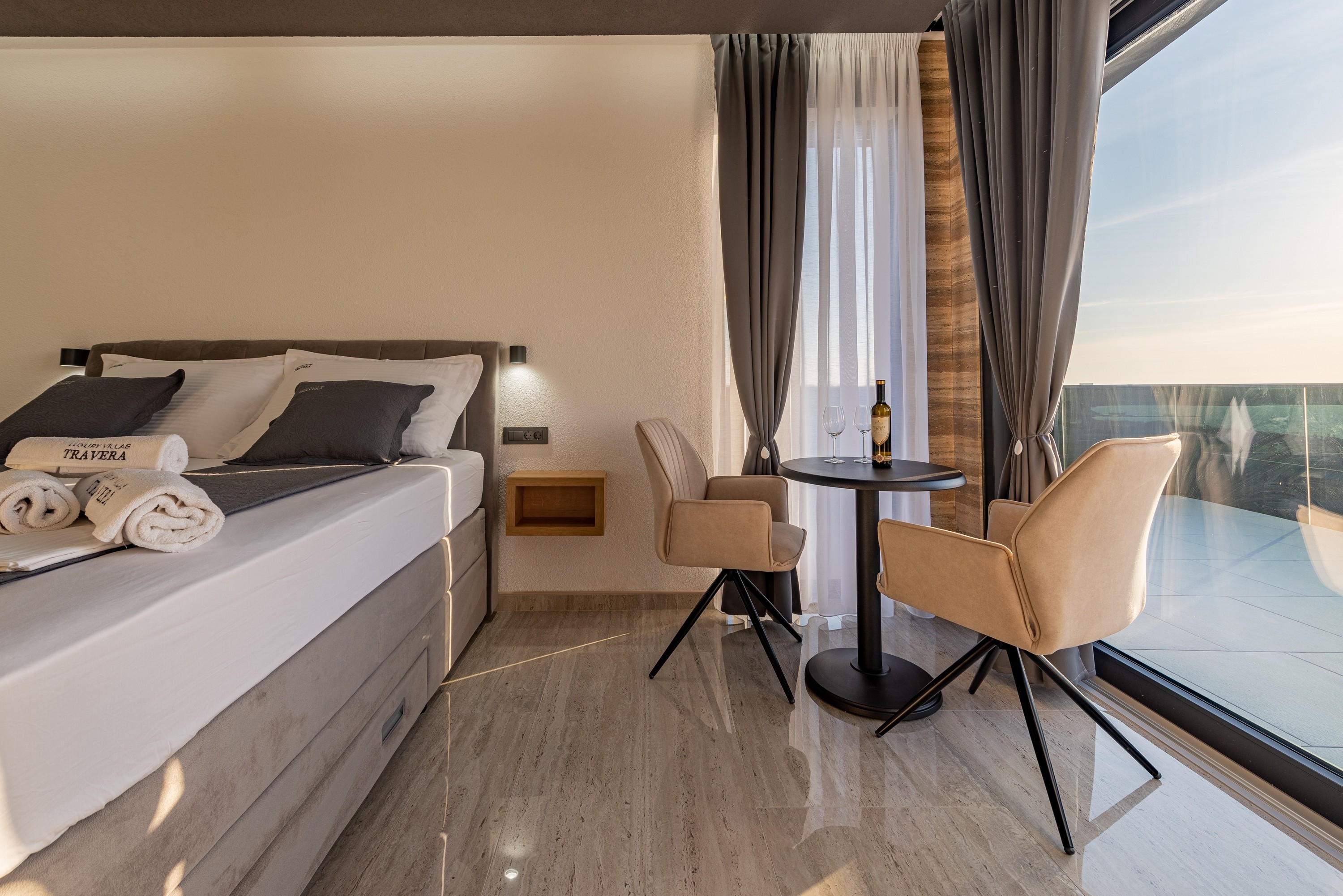 Comfortable and spacious house with terrace and sea view Privlaka, Zadar  K