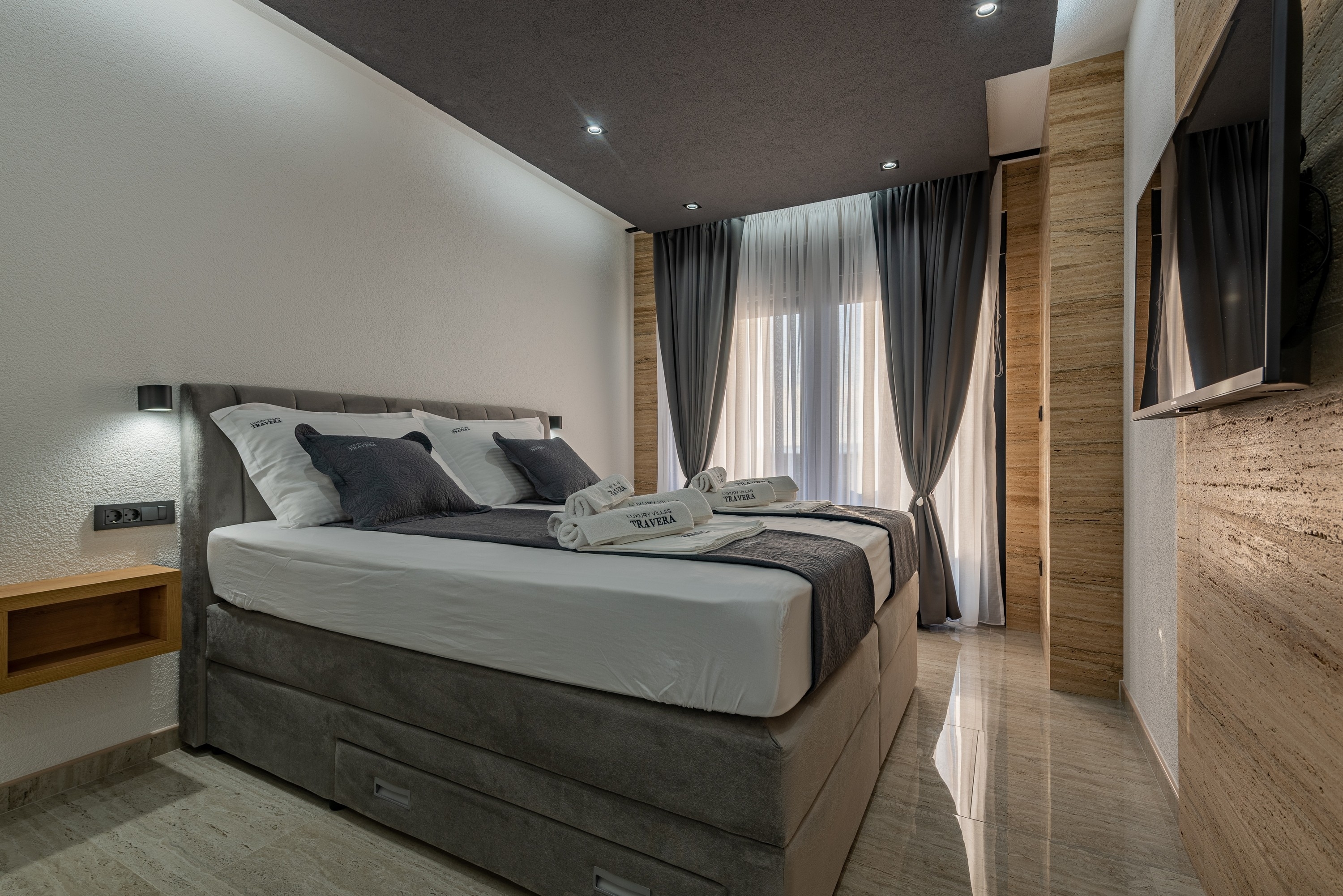 Comfortable and spacious house with terrace and sea view Privlaka, Zadar  K