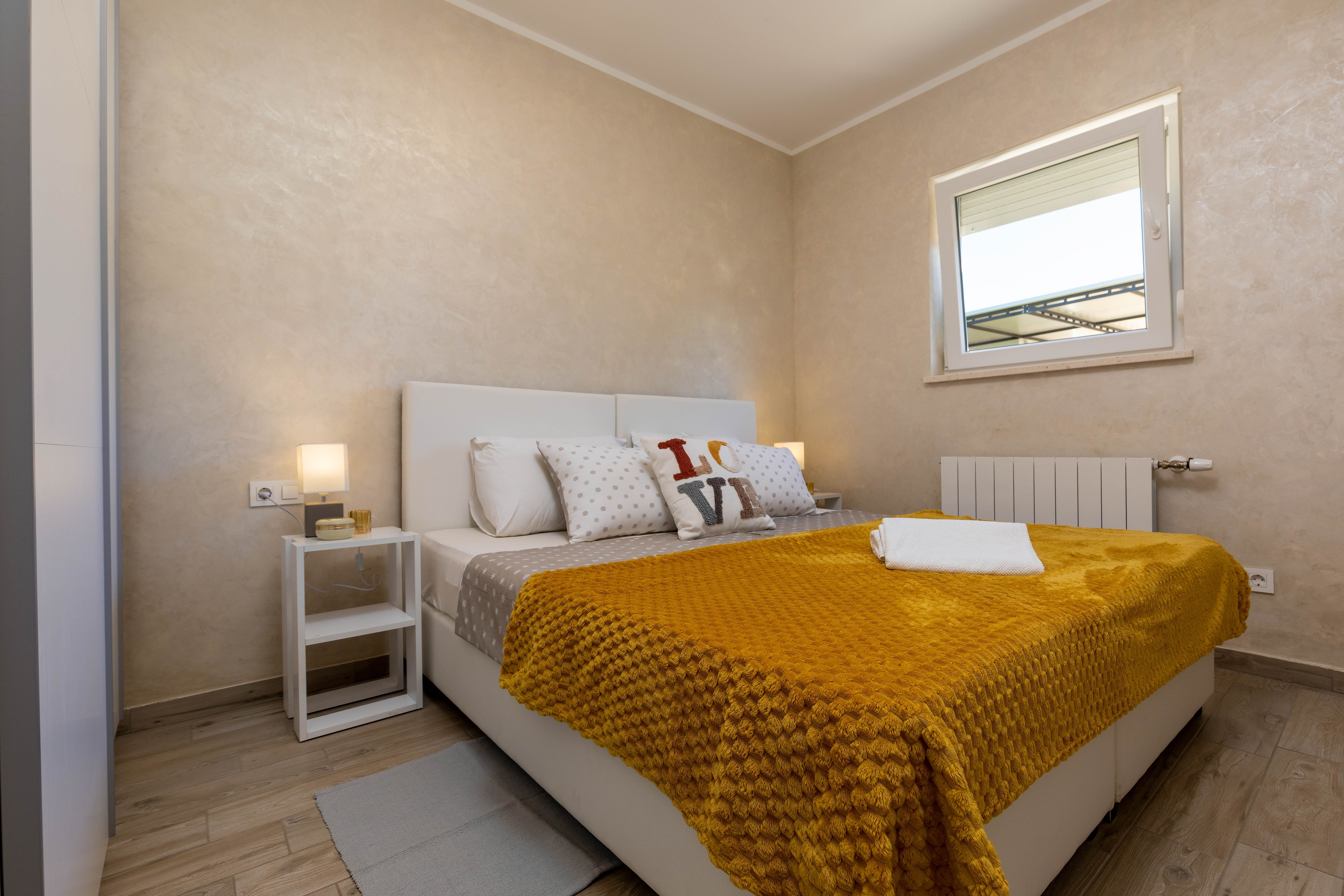 Two bedroom house with terrace Rovinj  K