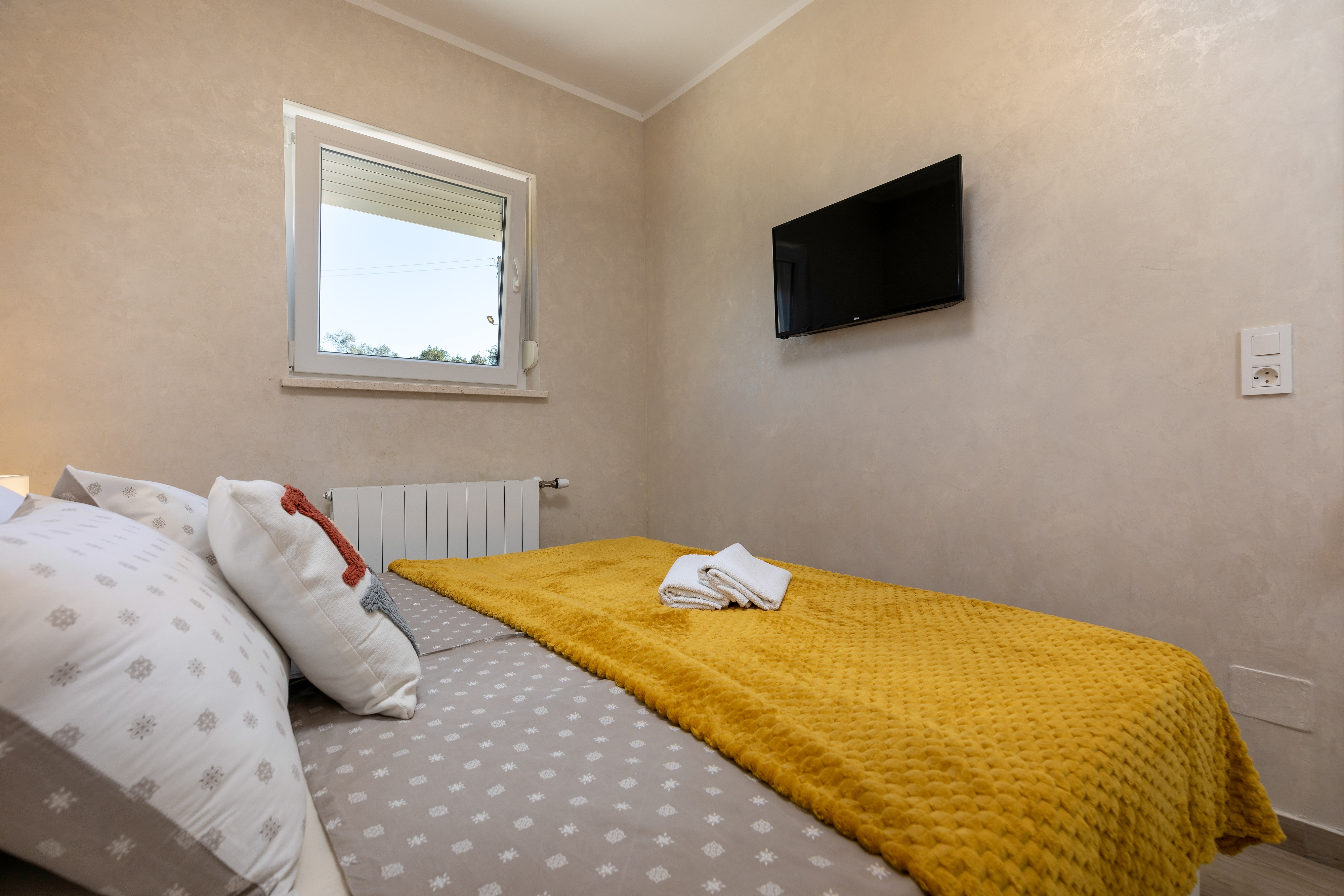Two bedroom house with terrace Rovinj  K
