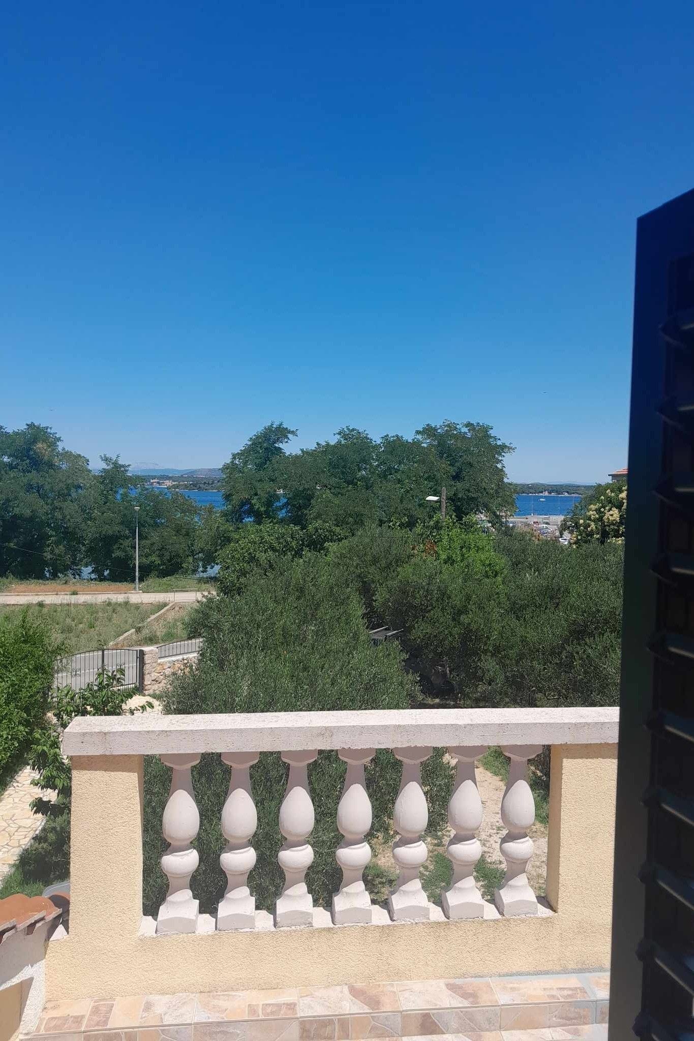 One bedroom apartment with terrace and sea view Tkon, Pašman  A-a