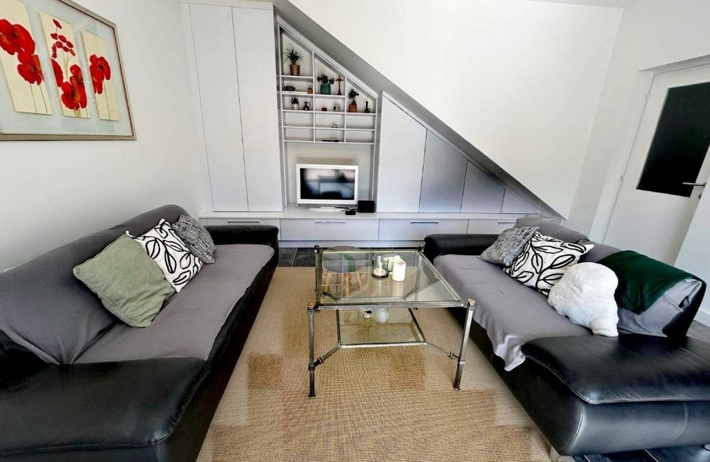 Three bedroom house with terrace Supetarska Draga - Donja, Rab (K-24284) Three bedroom house with terrace Supetarska Draga - Donja, Rab (K-24284)