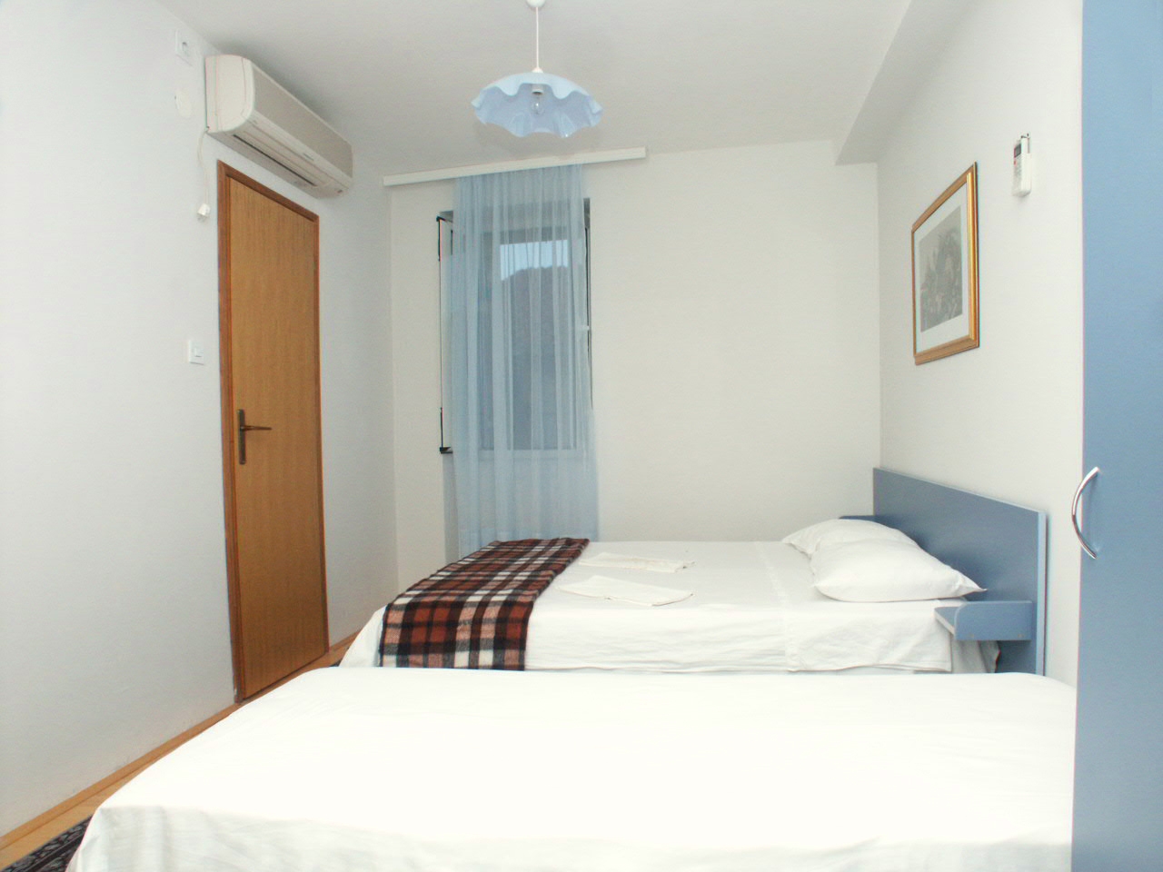 Studio flat near beach Komiža, Vis (AS-2429-e) Studio flat near beach Komiža, Vis (AS-2429-e)