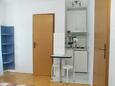 Komiža, Kitchen in the studio-apartment, (pet friendly) and WiFi.