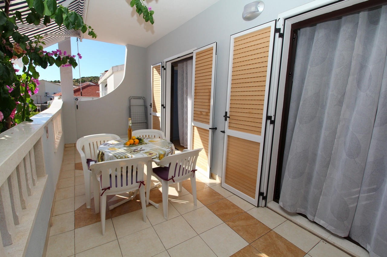 One bedroom apartment with terrace and sea view Živogošće - Blato, Makarska (A-24290-a) One bedroom apartment with terrace and sea view Živogošće - Blato, Makarska (A-24290-a)